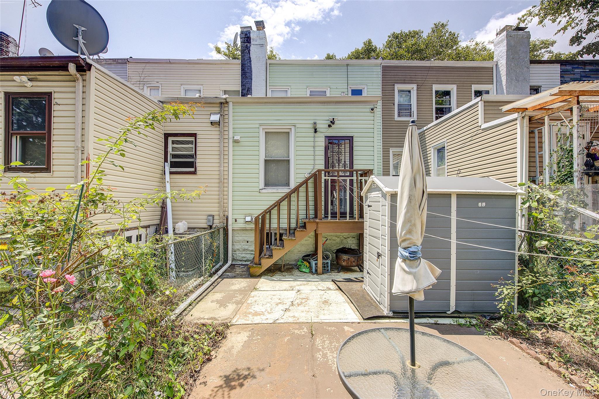 9009 80th Street Property Photo 4
