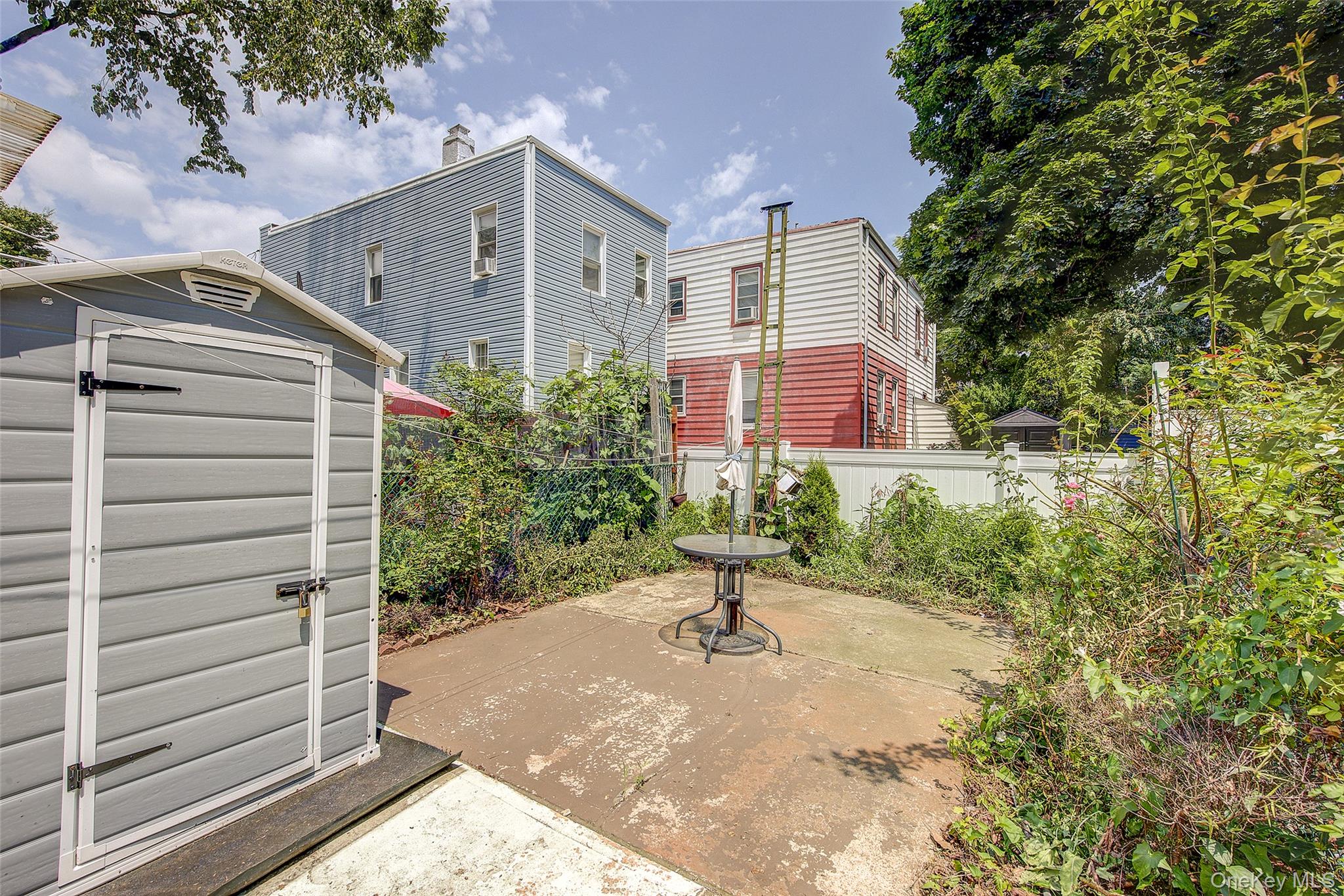 9009 80th Street Property Photo 5