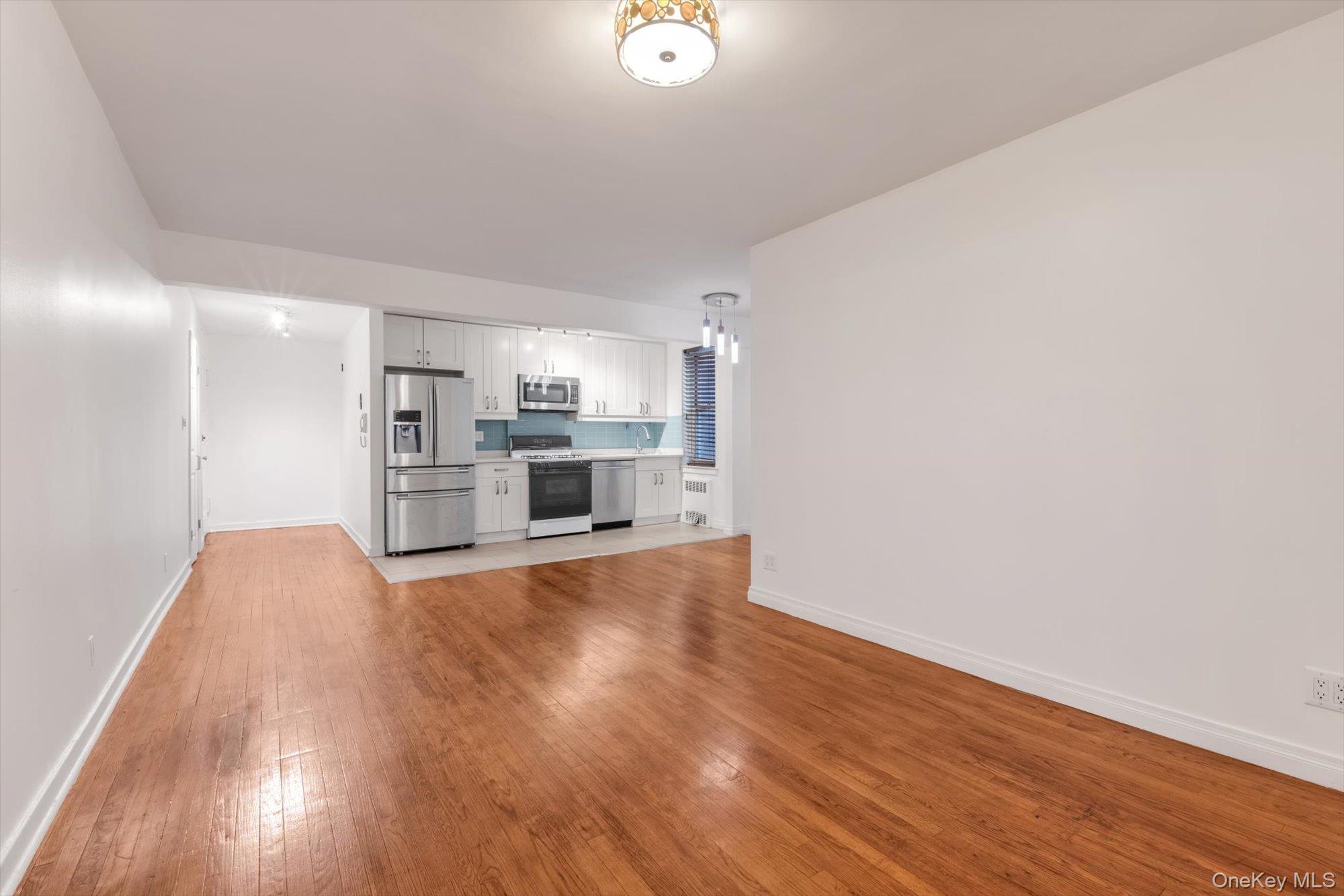 65-45 Yellowstone Boulevard 2b Property Photo 3