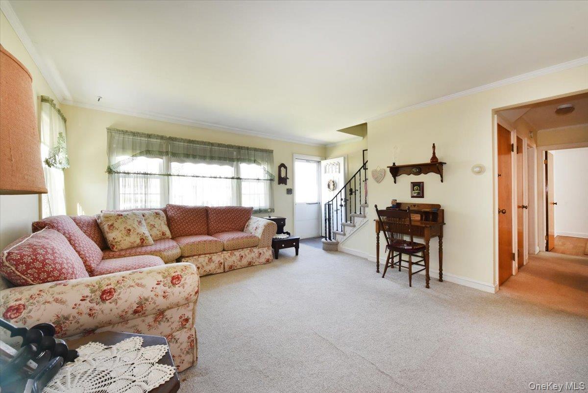 145 Benedict Avenue Property Photo 4