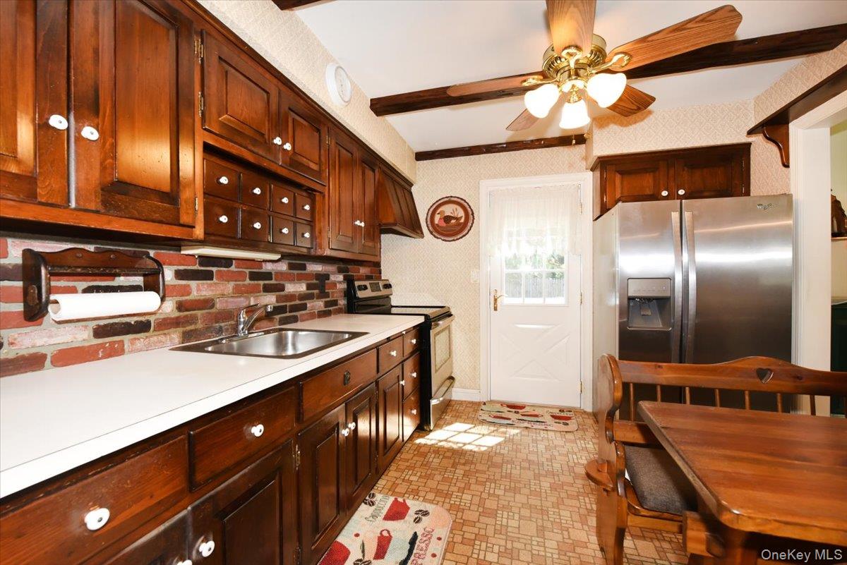 145 Benedict Avenue Property Photo 12