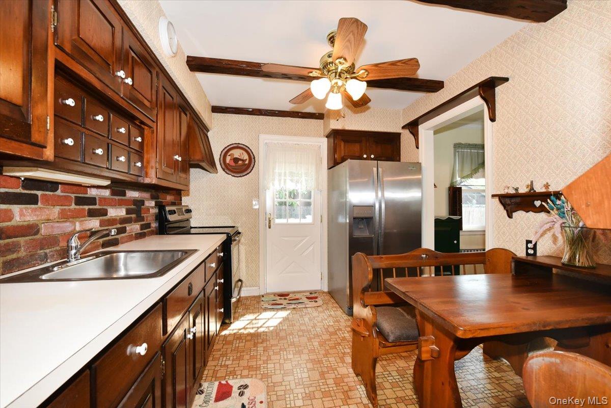 145 Benedict Avenue Property Photo 13