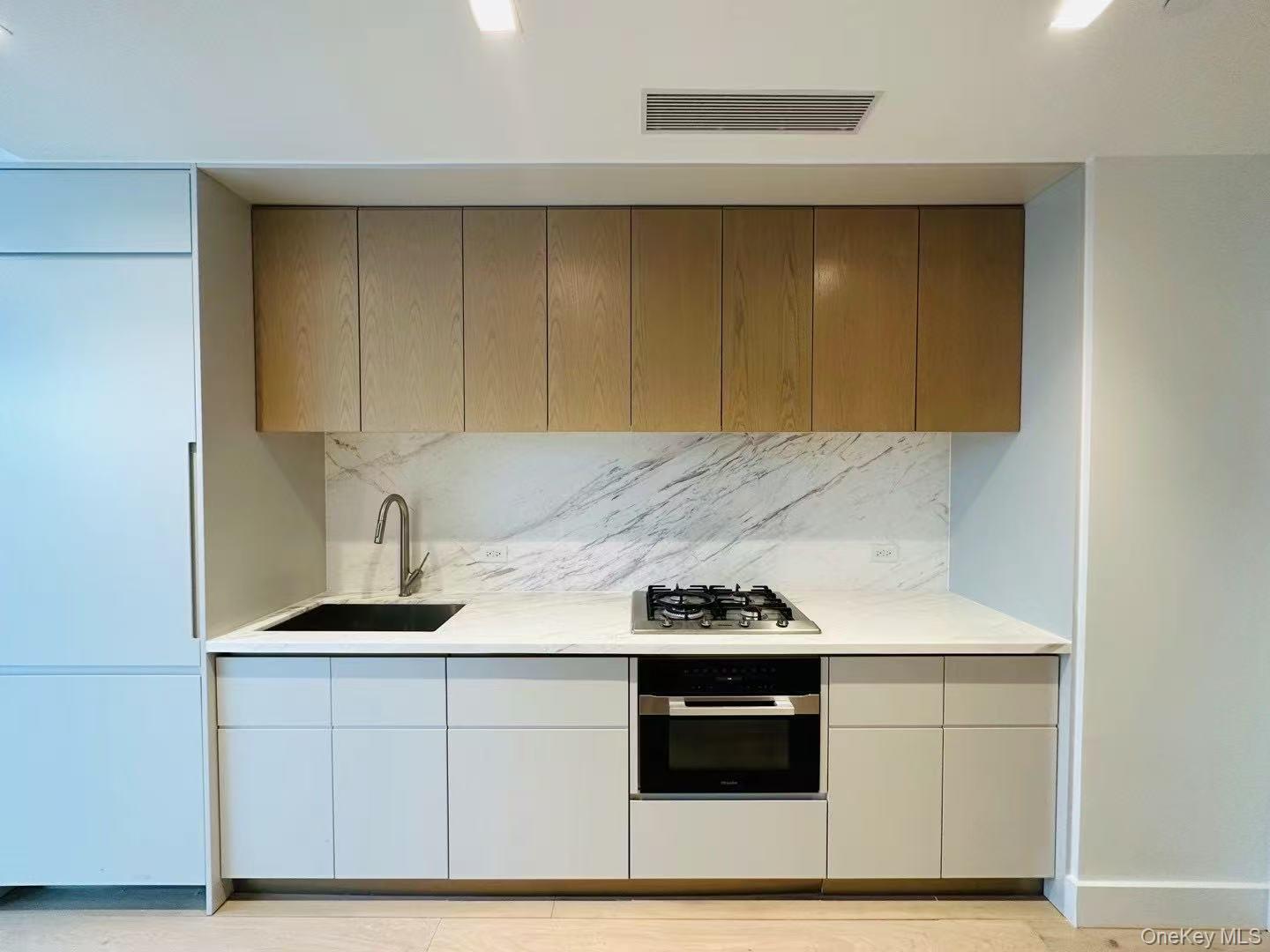 208 Delancey Street 10e Property Photo 2