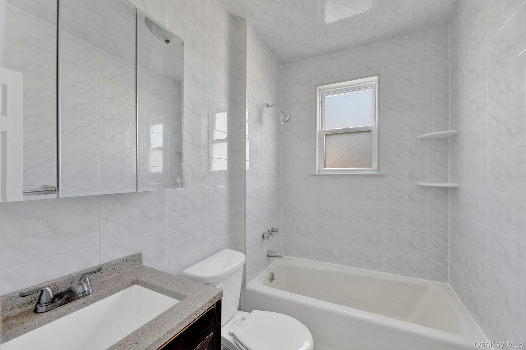 8848 77th Street Property Photo 4