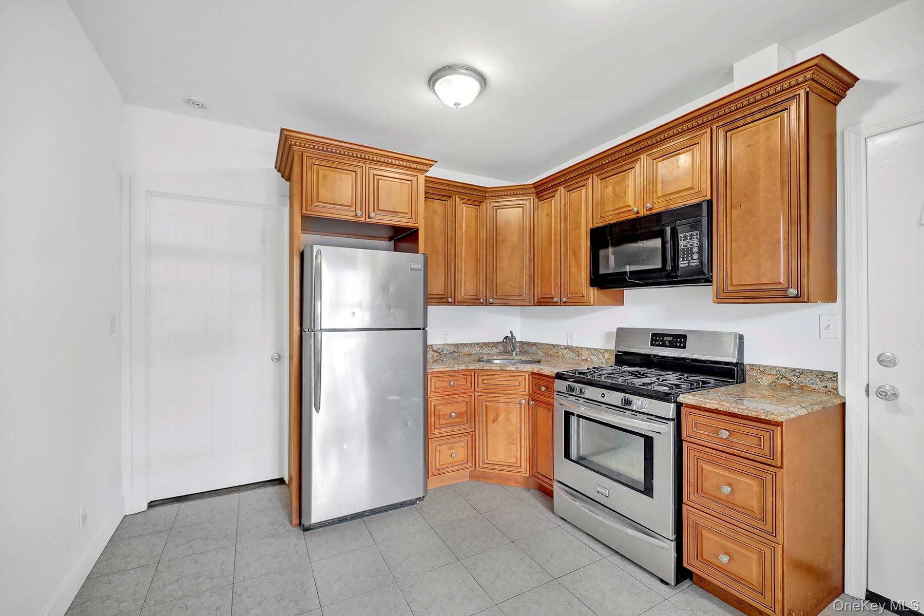 8848 77th Street Property Photo 7