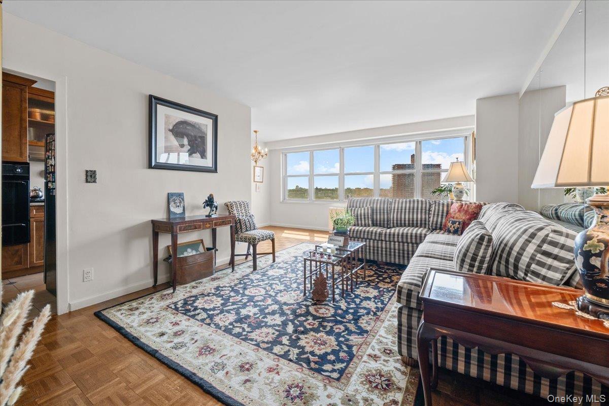 555 Kappock Street 10U Property Photo 1