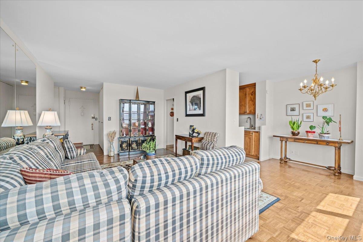 555 Kappock Street 10u Property Photo 3
