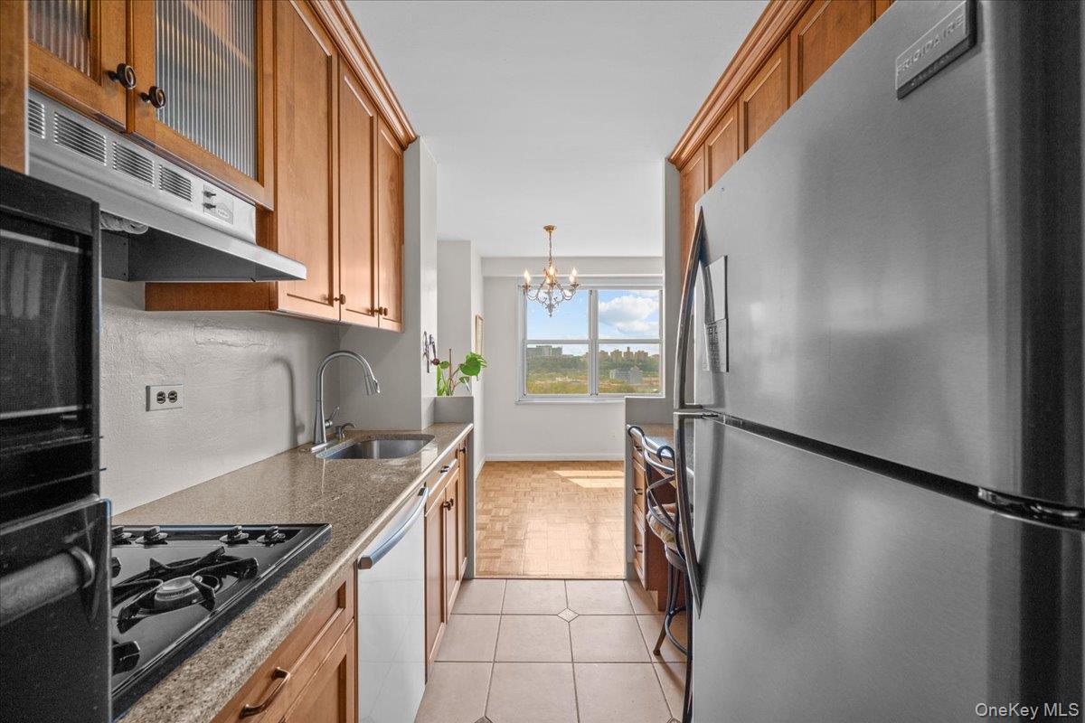 555 Kappock Street 10u Property Photo 6