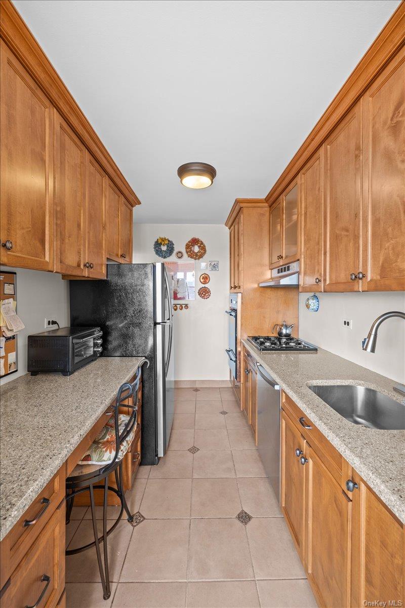 555 Kappock Street 10u Property Photo 8