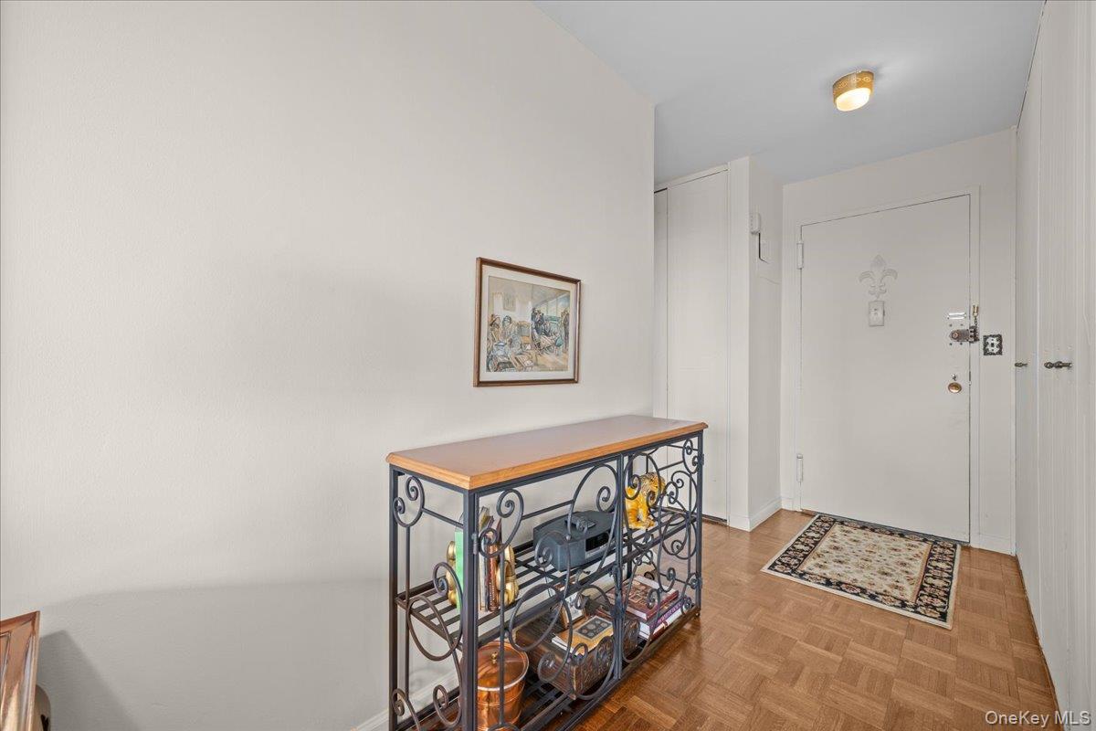 555 Kappock Street 10u Property Photo 11