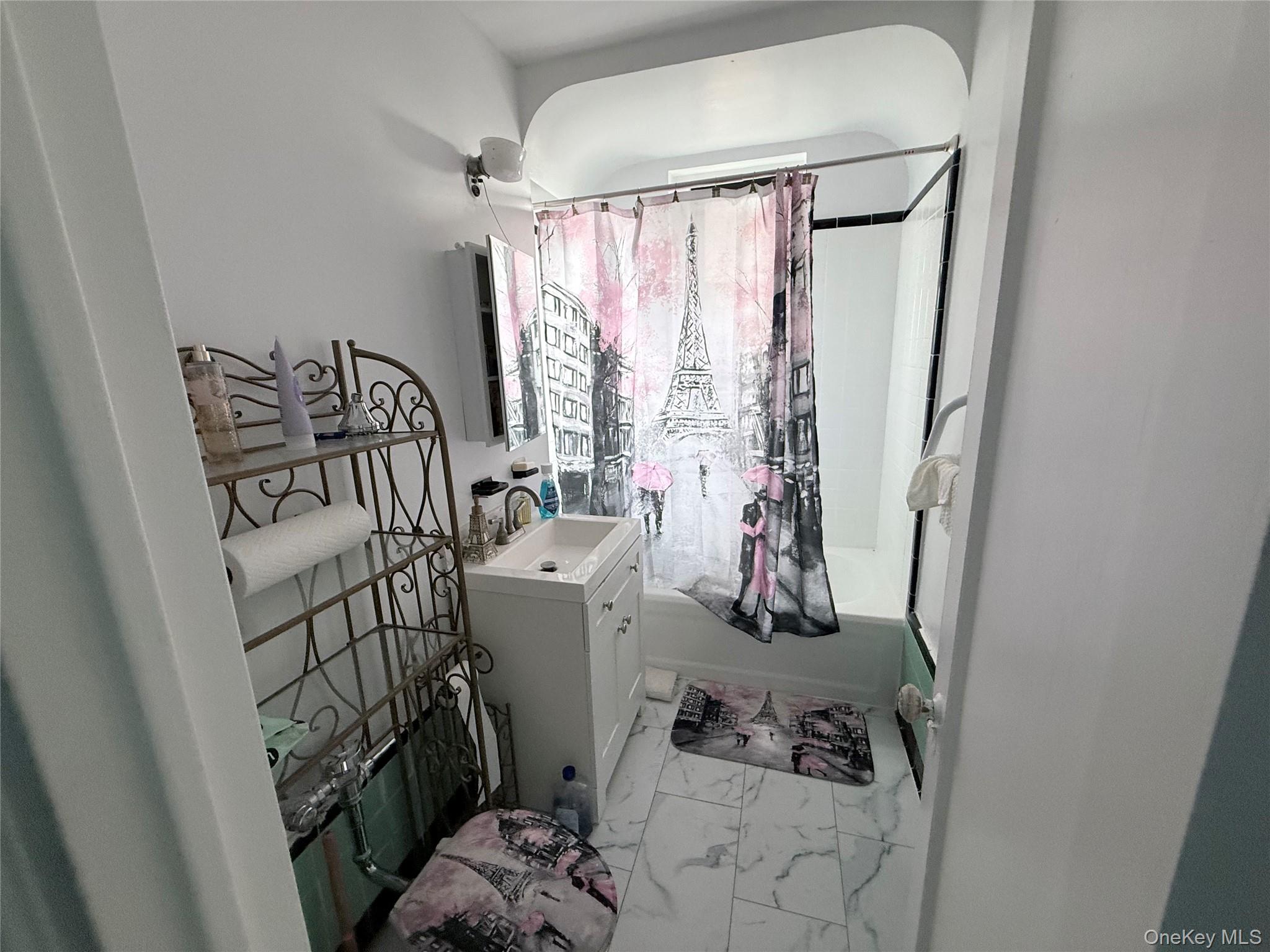 83-80 118 Street 6c Property Photo 5