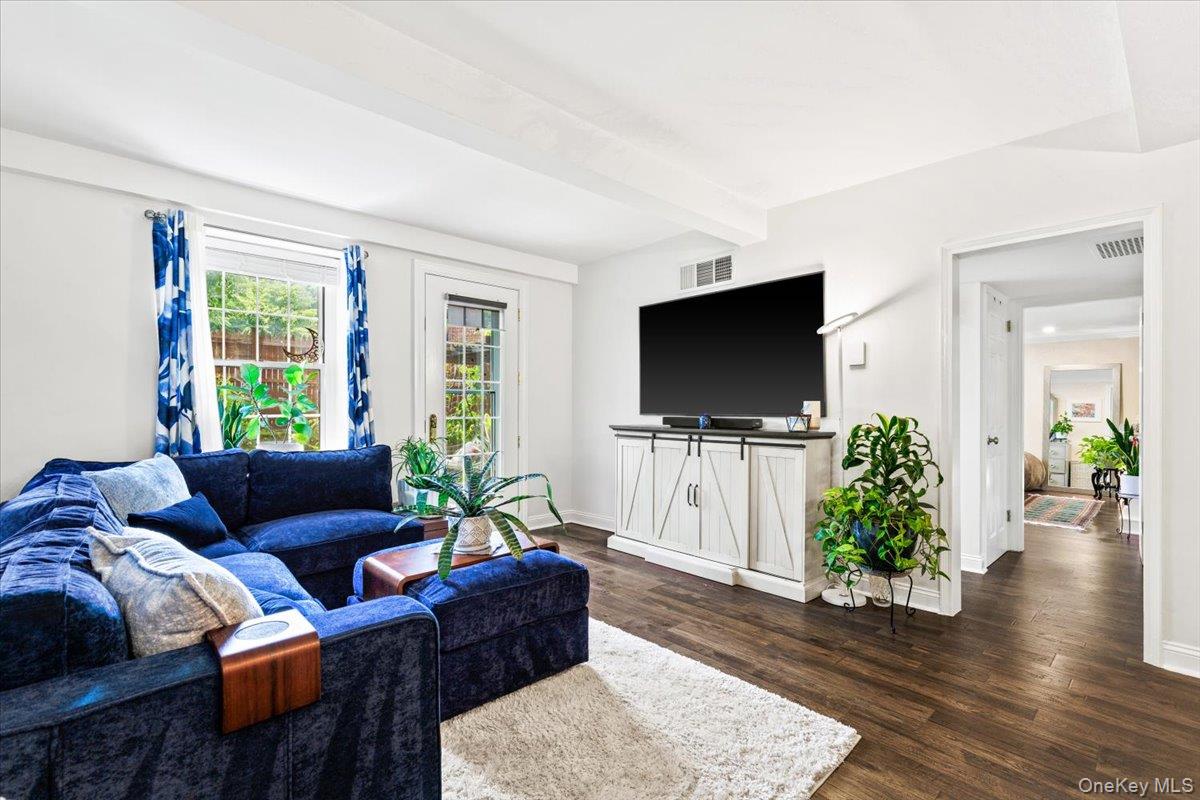 1360 Midland Avenue TE Property Photo 1
