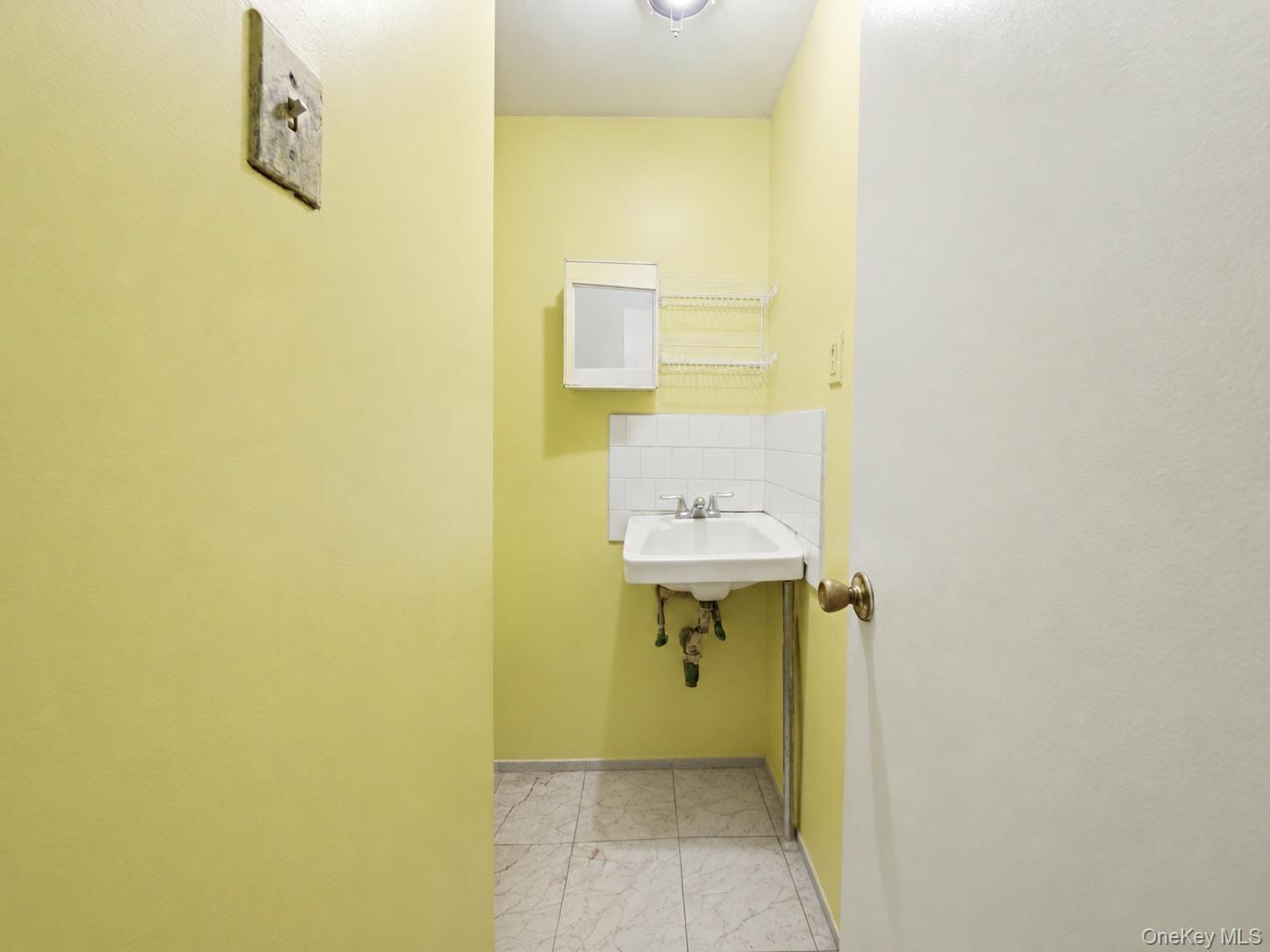 320 Jackson Avenue Property Photo 7