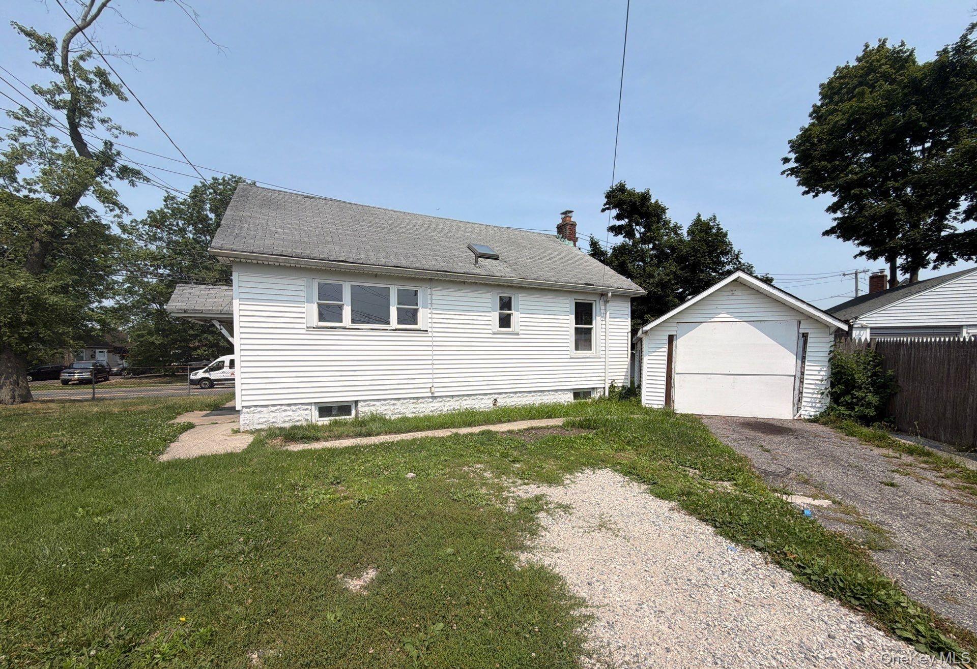 583 Straight Path Property Photo 3