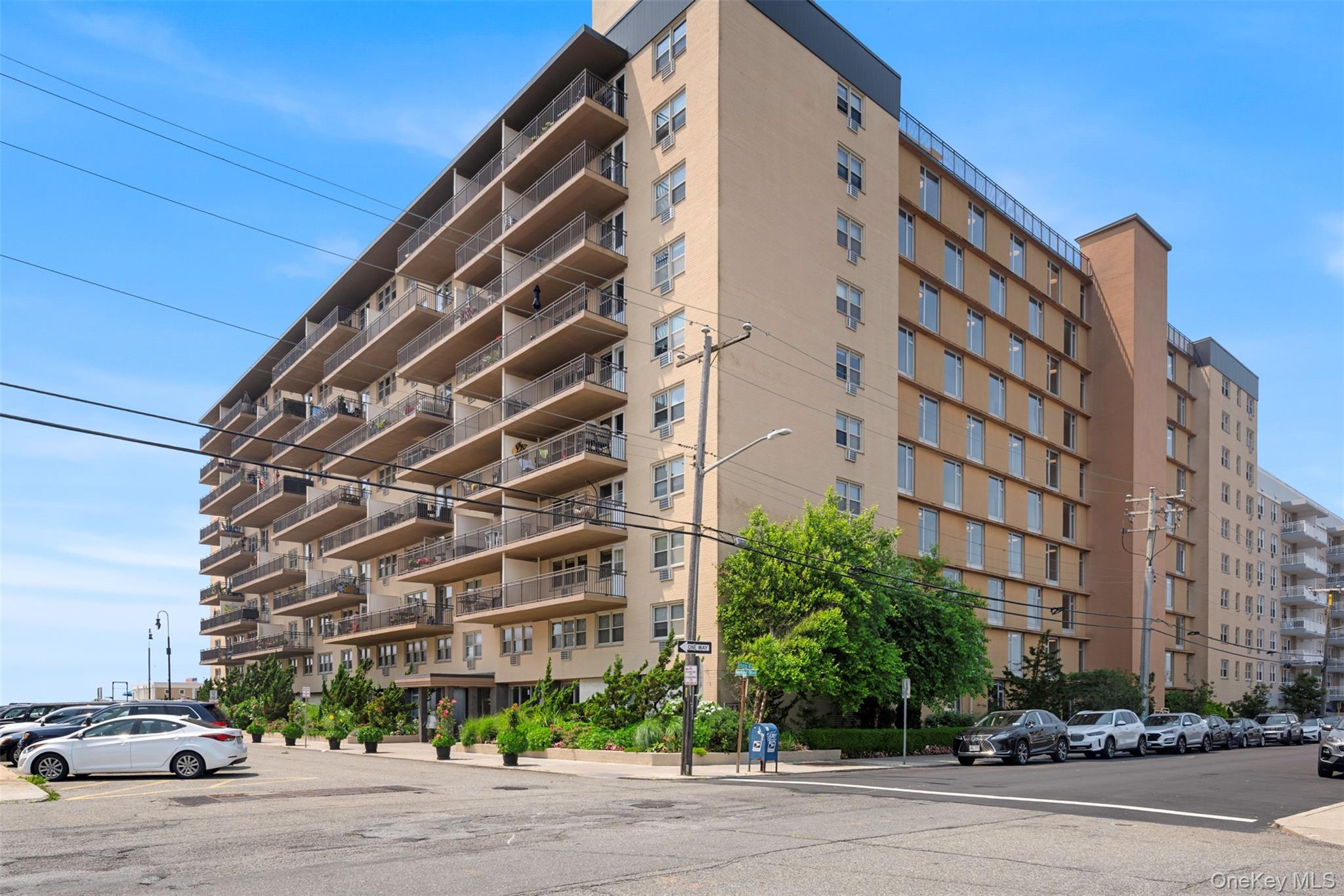 25 Neptune Boulevard 6F Property Photo 1