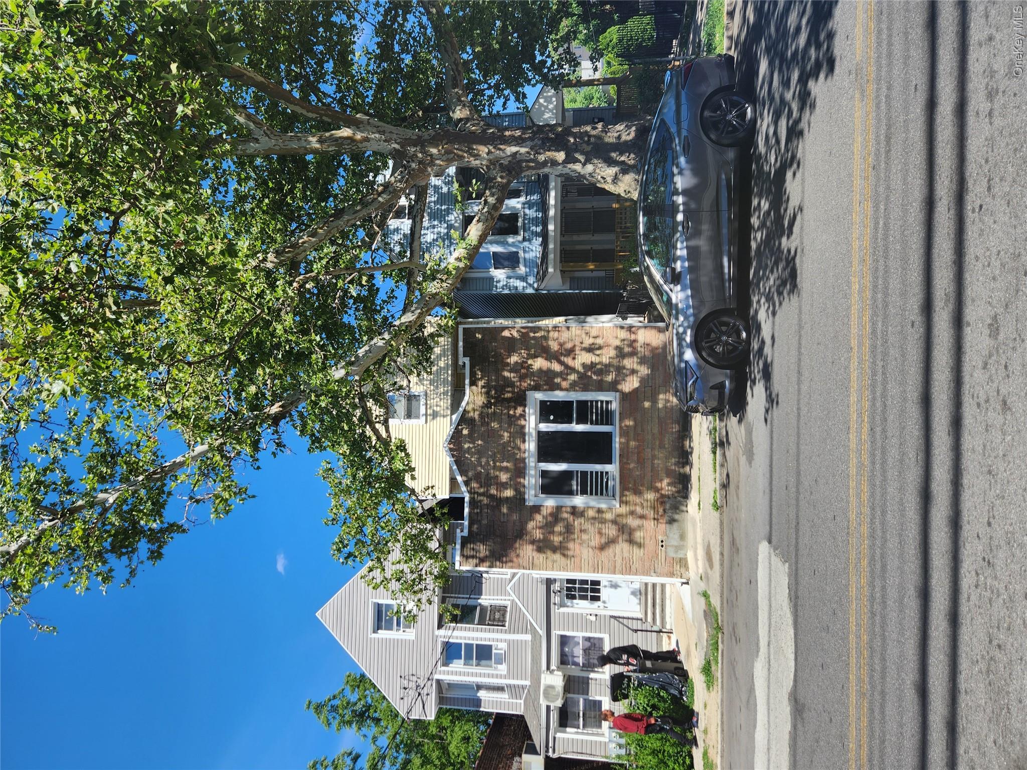 459 S 5th Avenue Property Photo 1