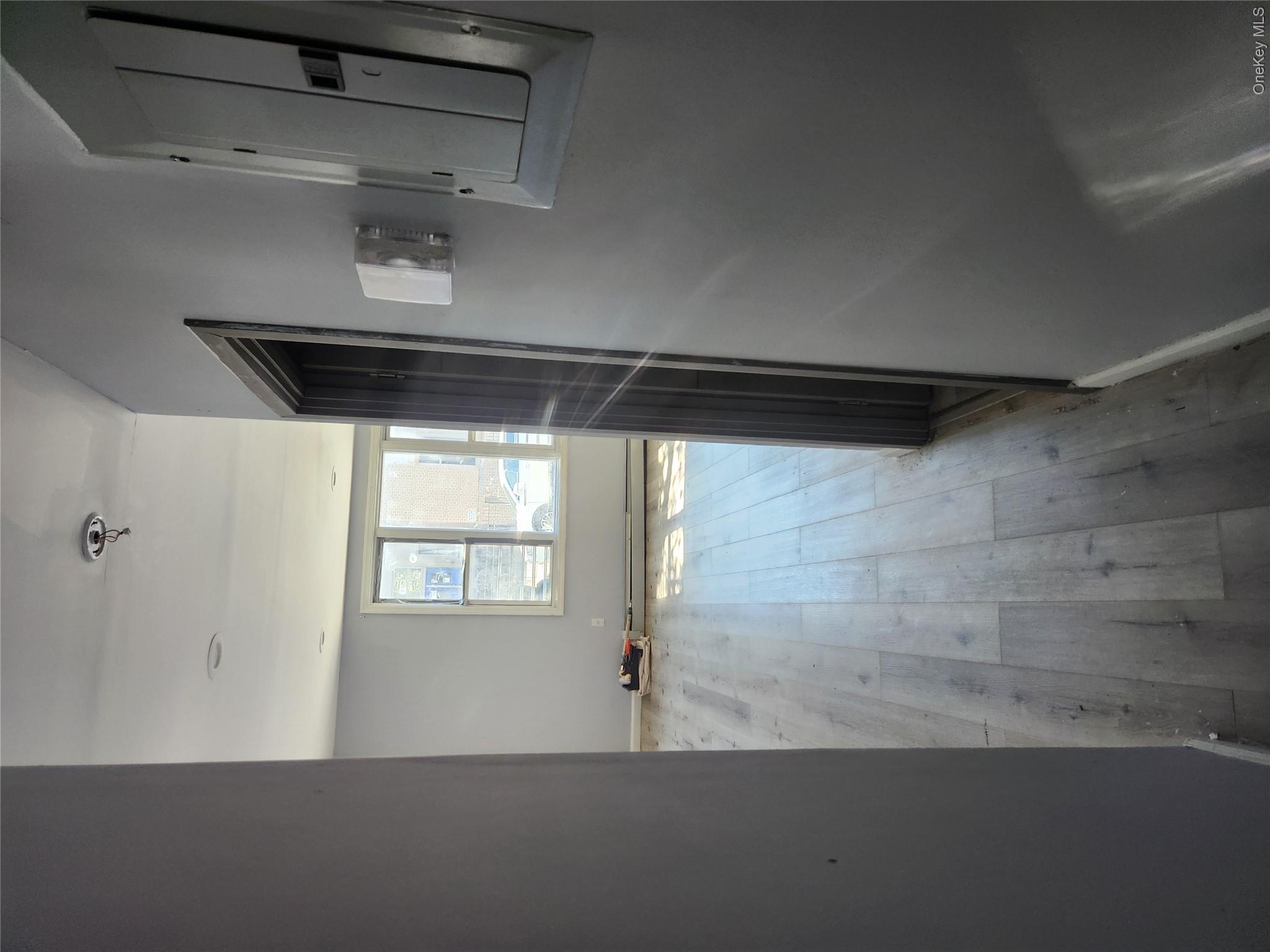 459 S 5th Avenue Property Photo 2