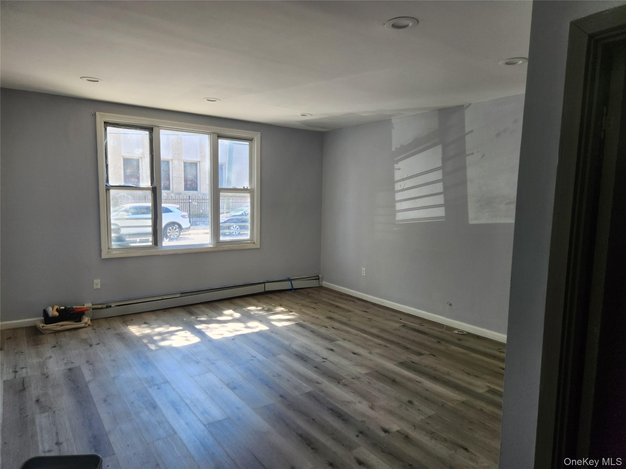 459 S 5th Avenue Property Photo 3