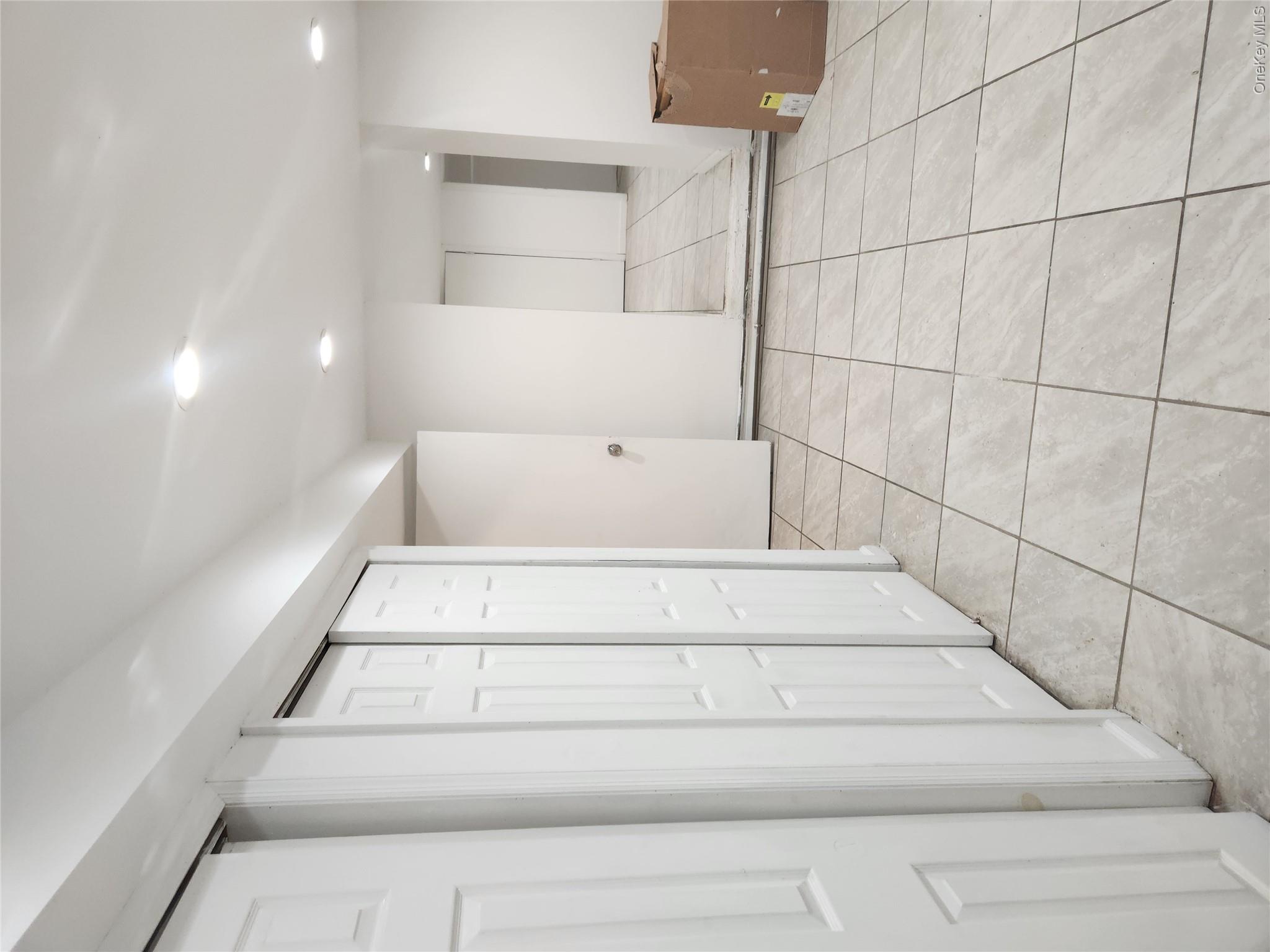 459 S 5th Avenue Property Photo 10