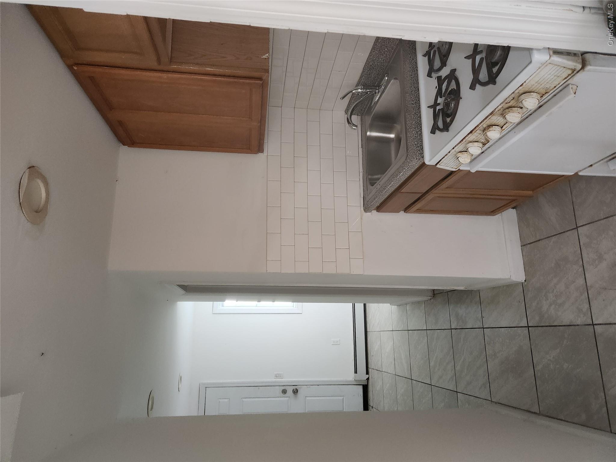 459 S 5th Avenue Property Photo 11