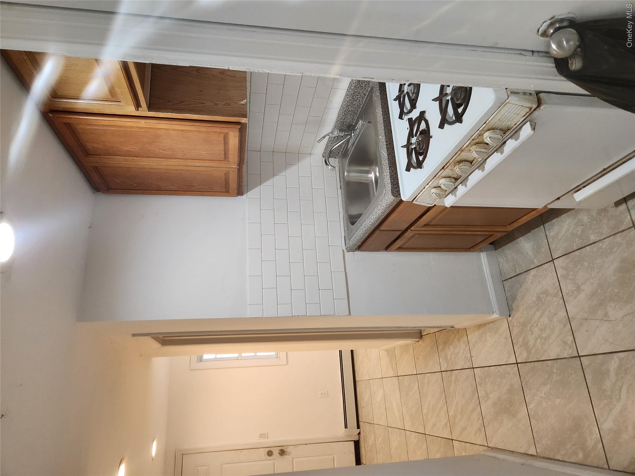 459 S 5th Avenue Property Photo 12