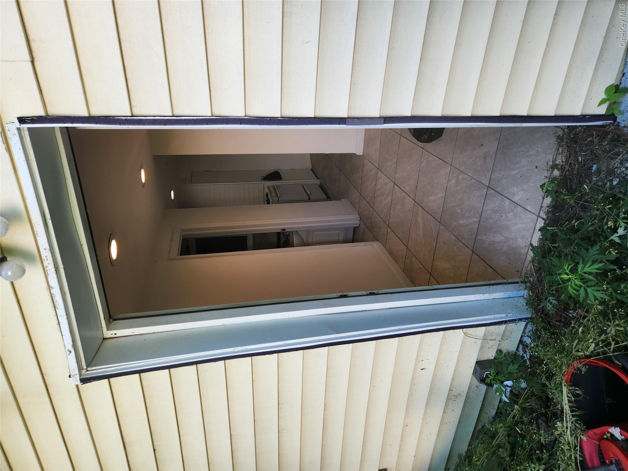459 S 5th Avenue Property Photo 15