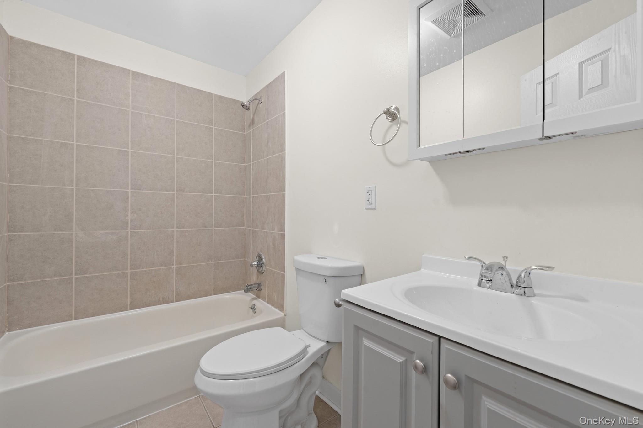 482 Hegeman Avenue Property Photo 12
