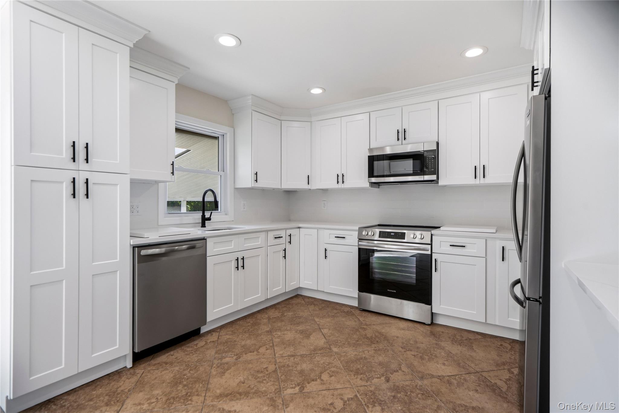 325 Harrison Avenue Property Photo 11