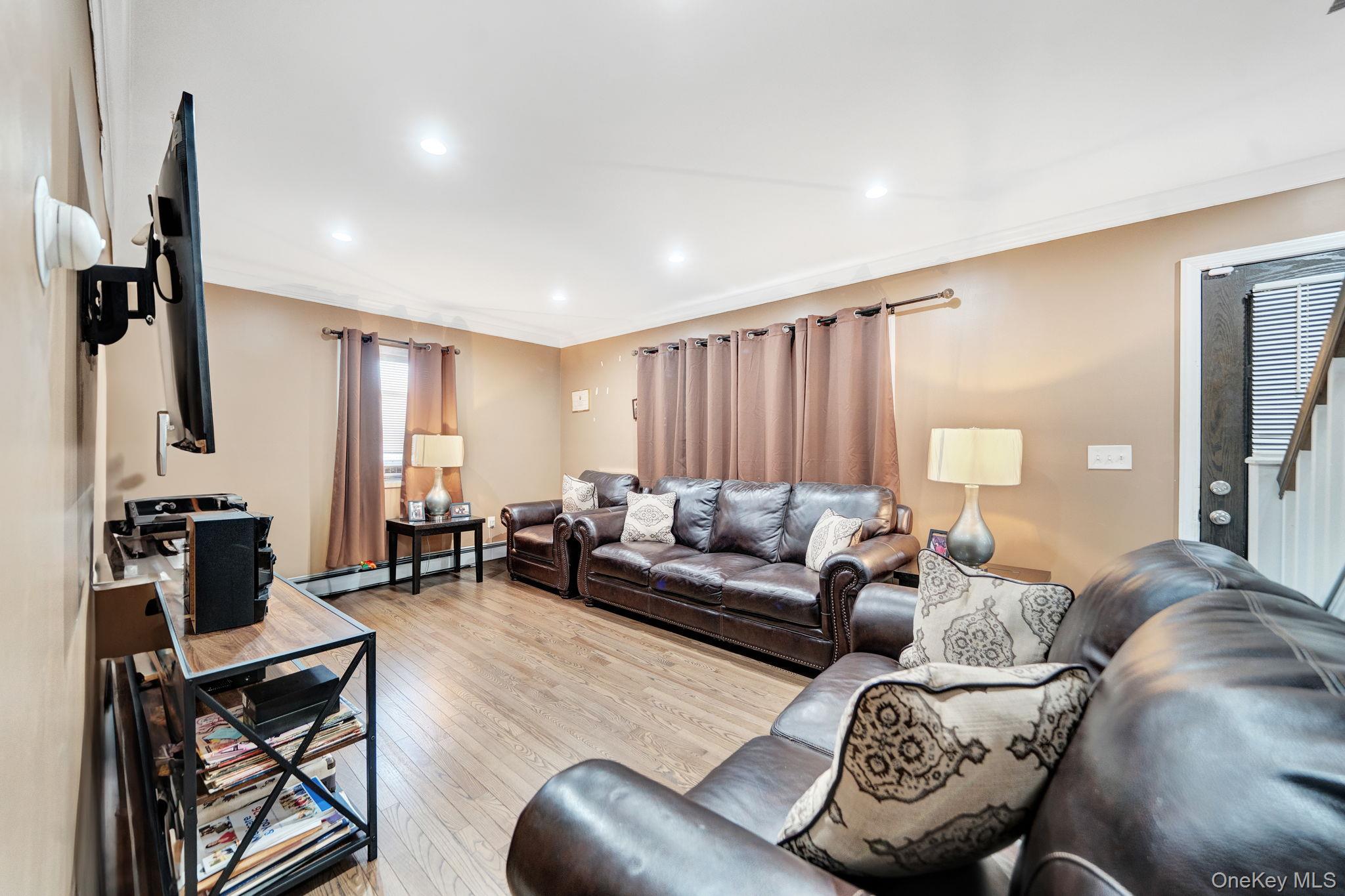 258 Fairview Boulevard Property Photo 4