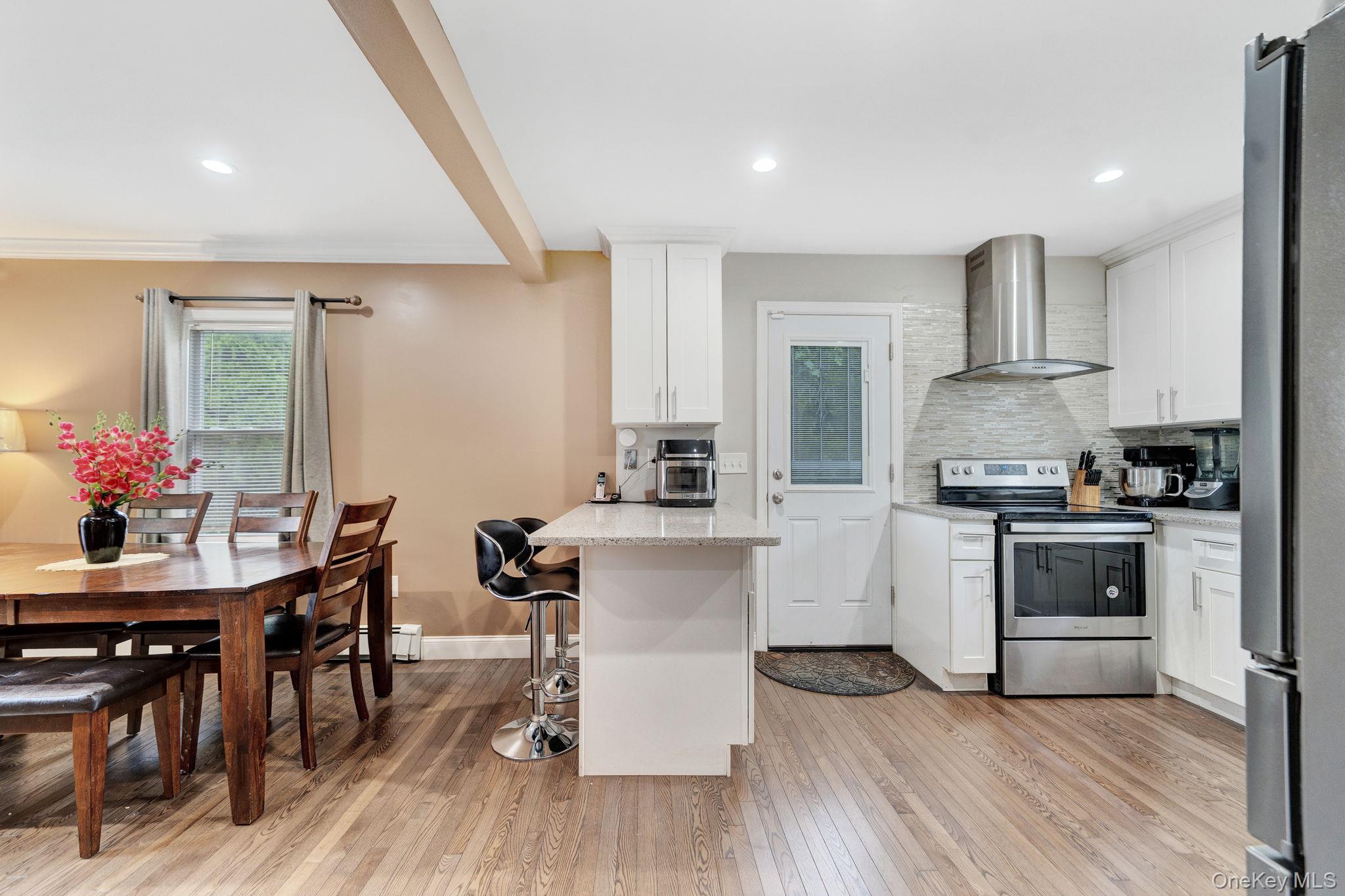 258 Fairview Boulevard Property Photo 9