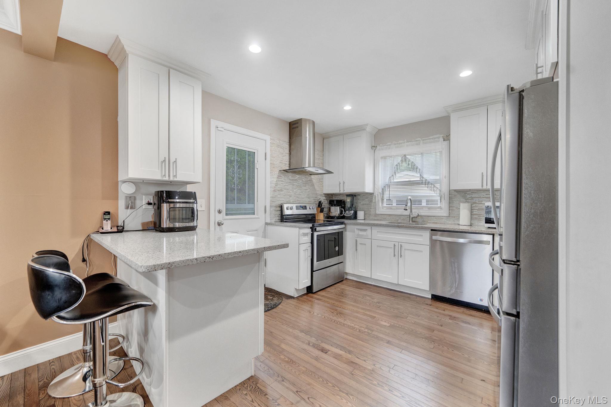 258 Fairview Boulevard Property Photo 10