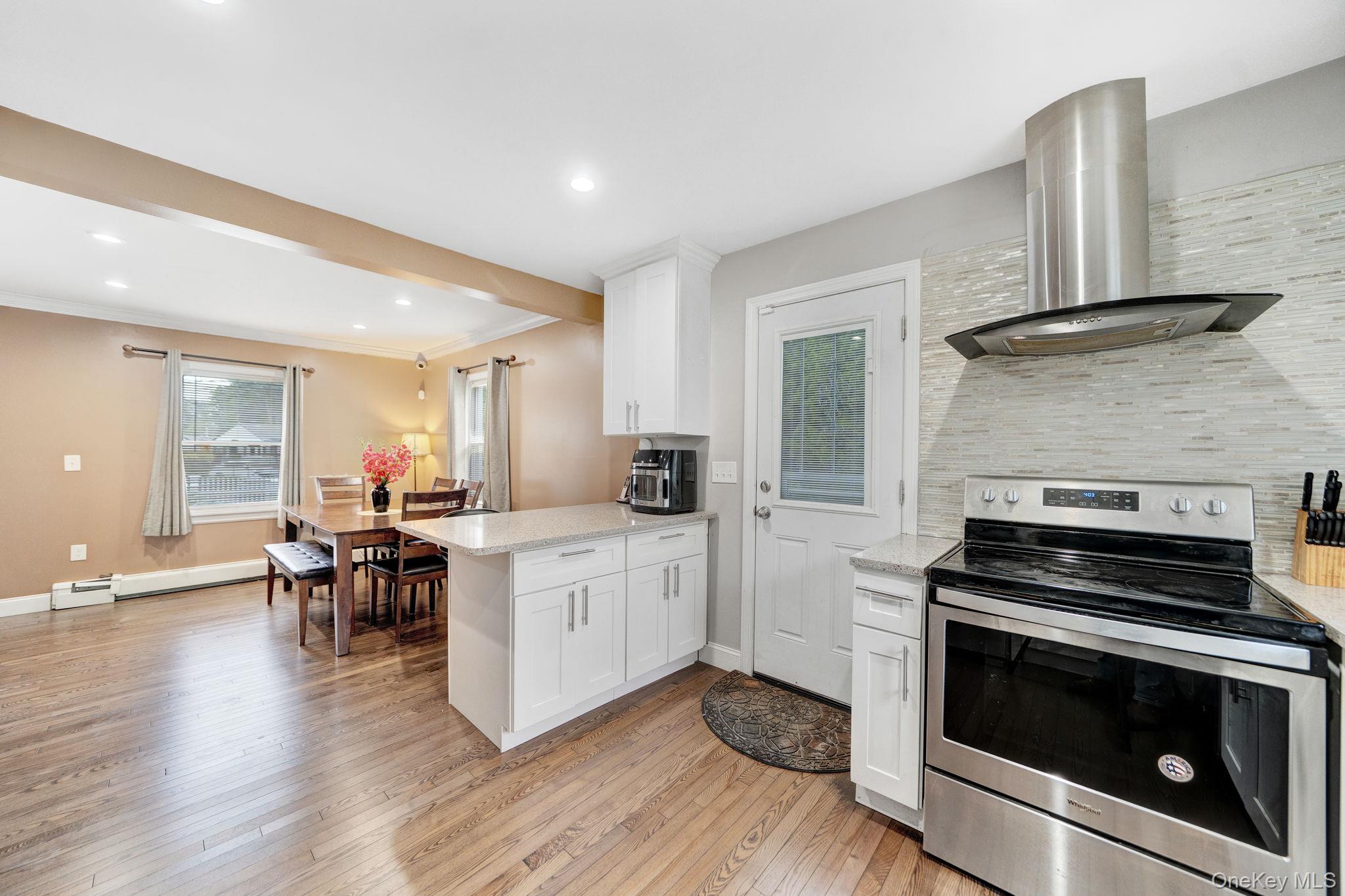 258 Fairview Boulevard Property Photo 12