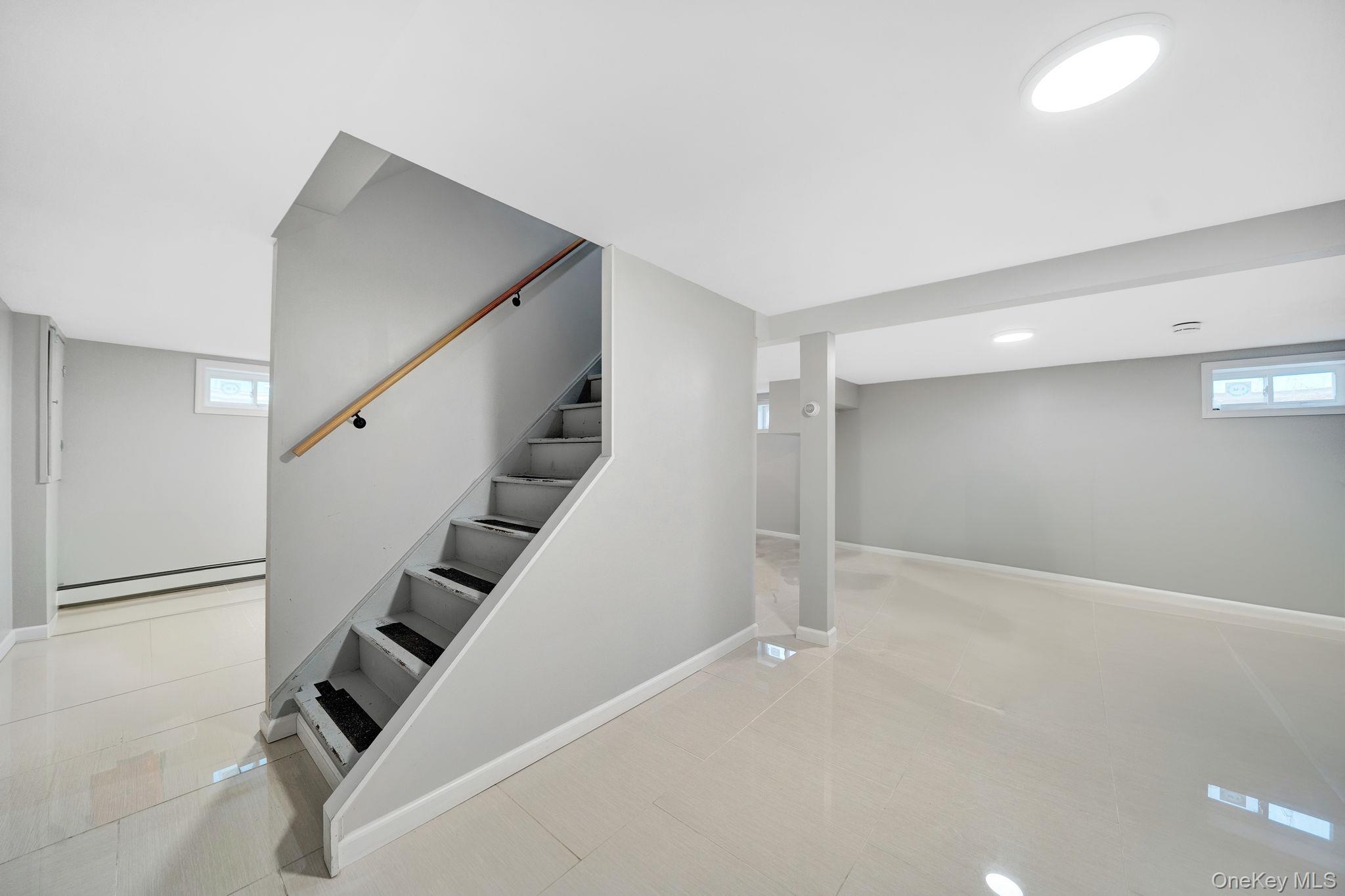 258 Fairview Boulevard Property Photo 21