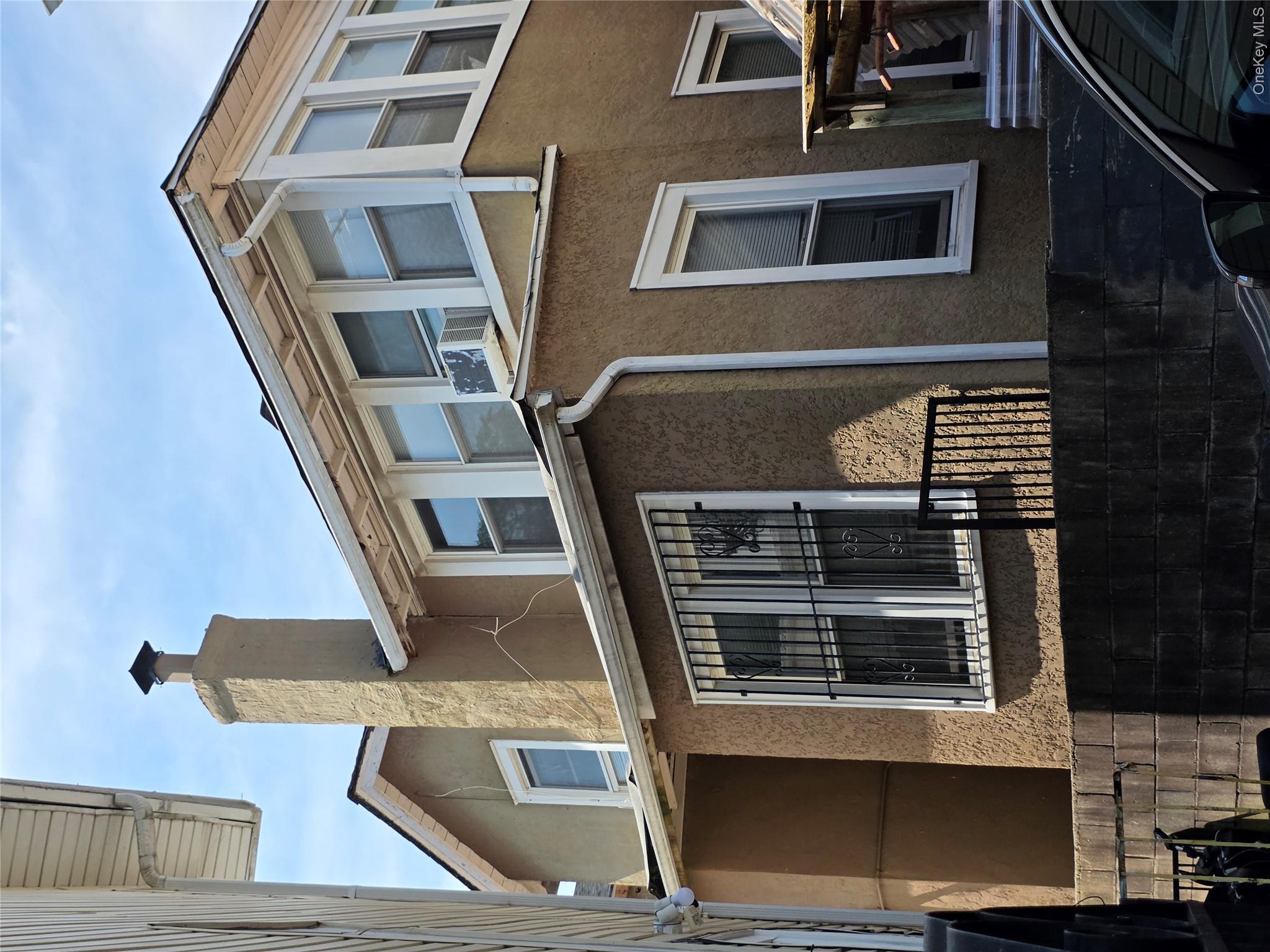 1018 Ocean View Avenue Property Photo 3
