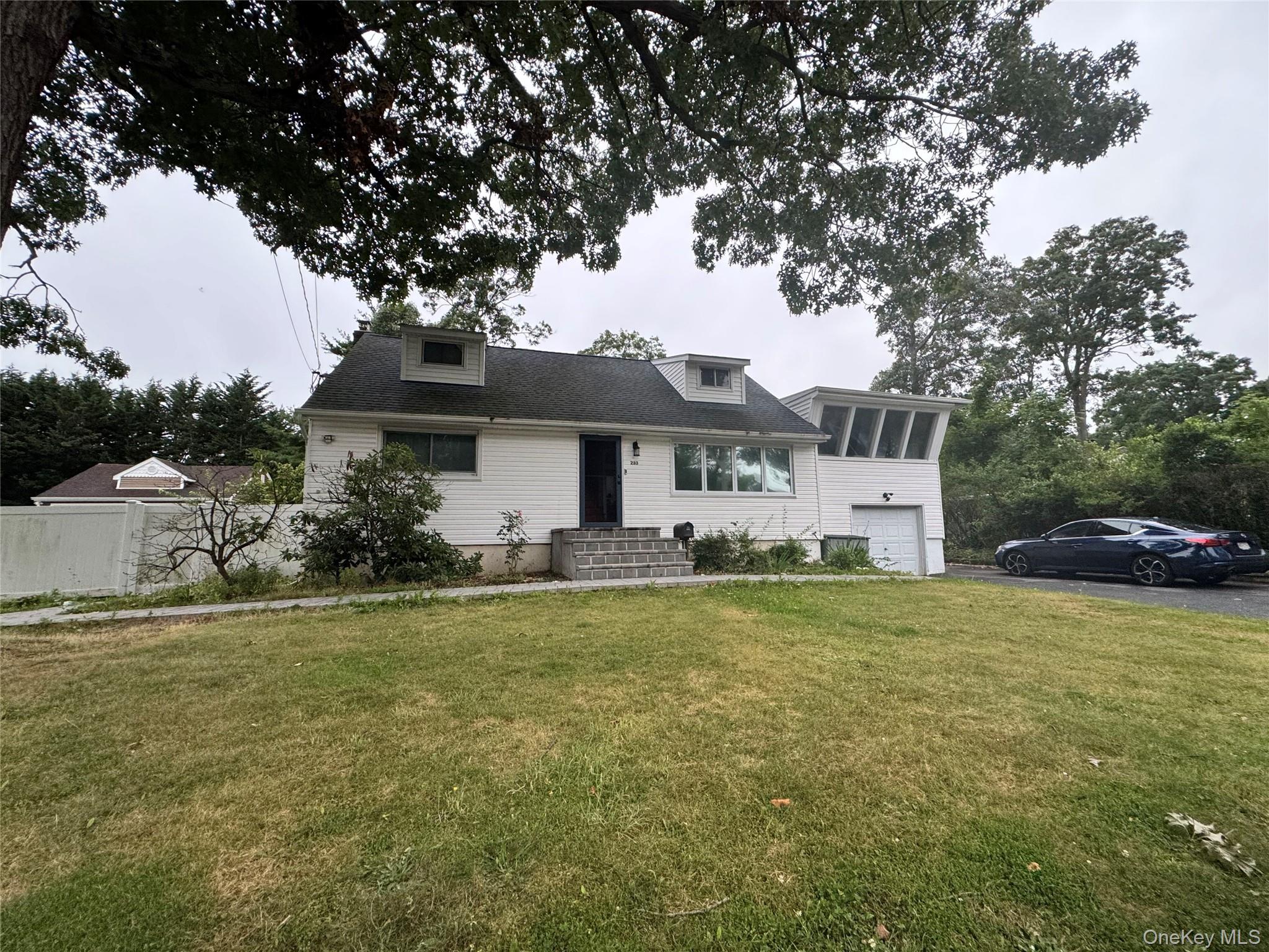 233 S 15th Street Property Photo 1