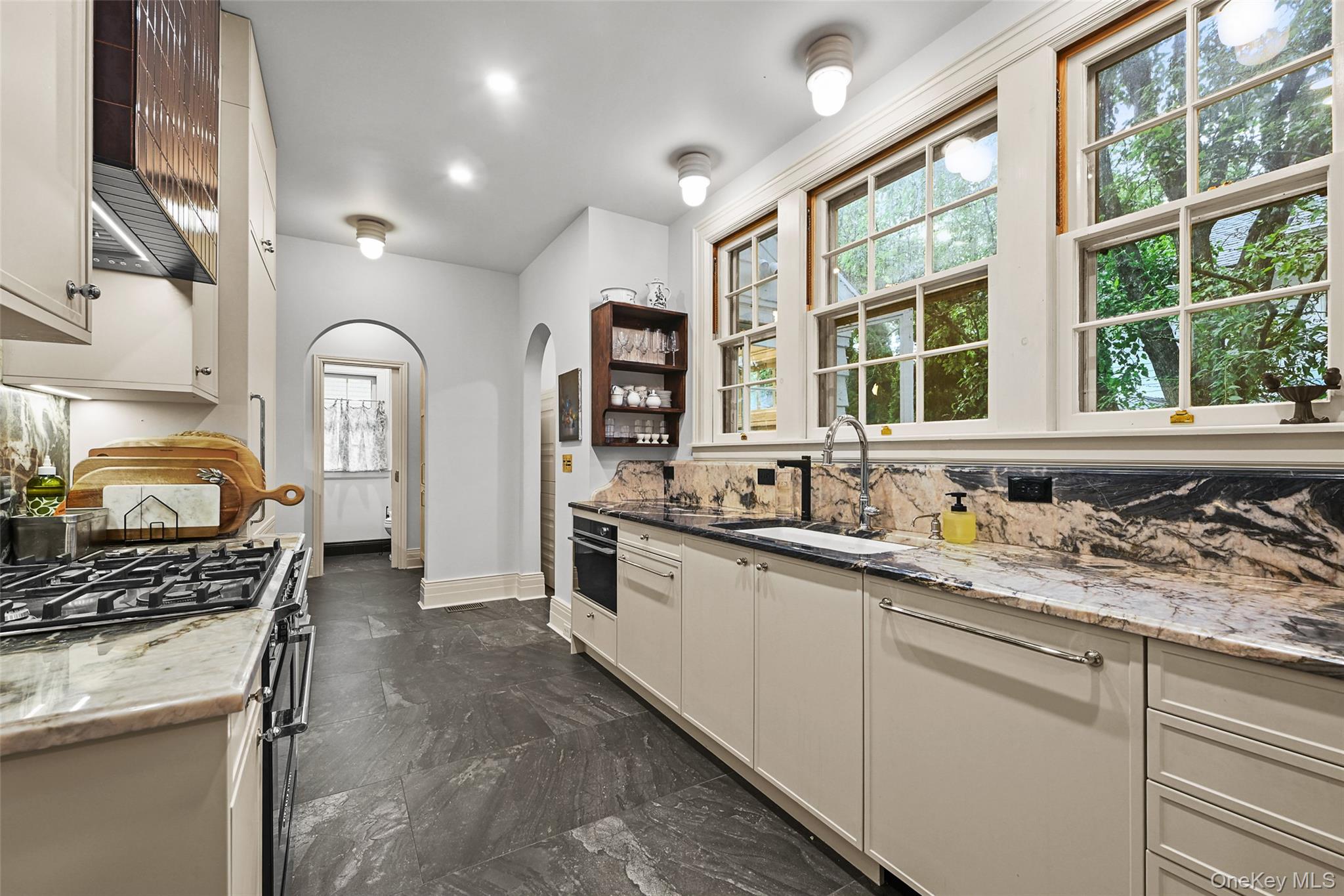 11 Maple Avenue Property Photo 18