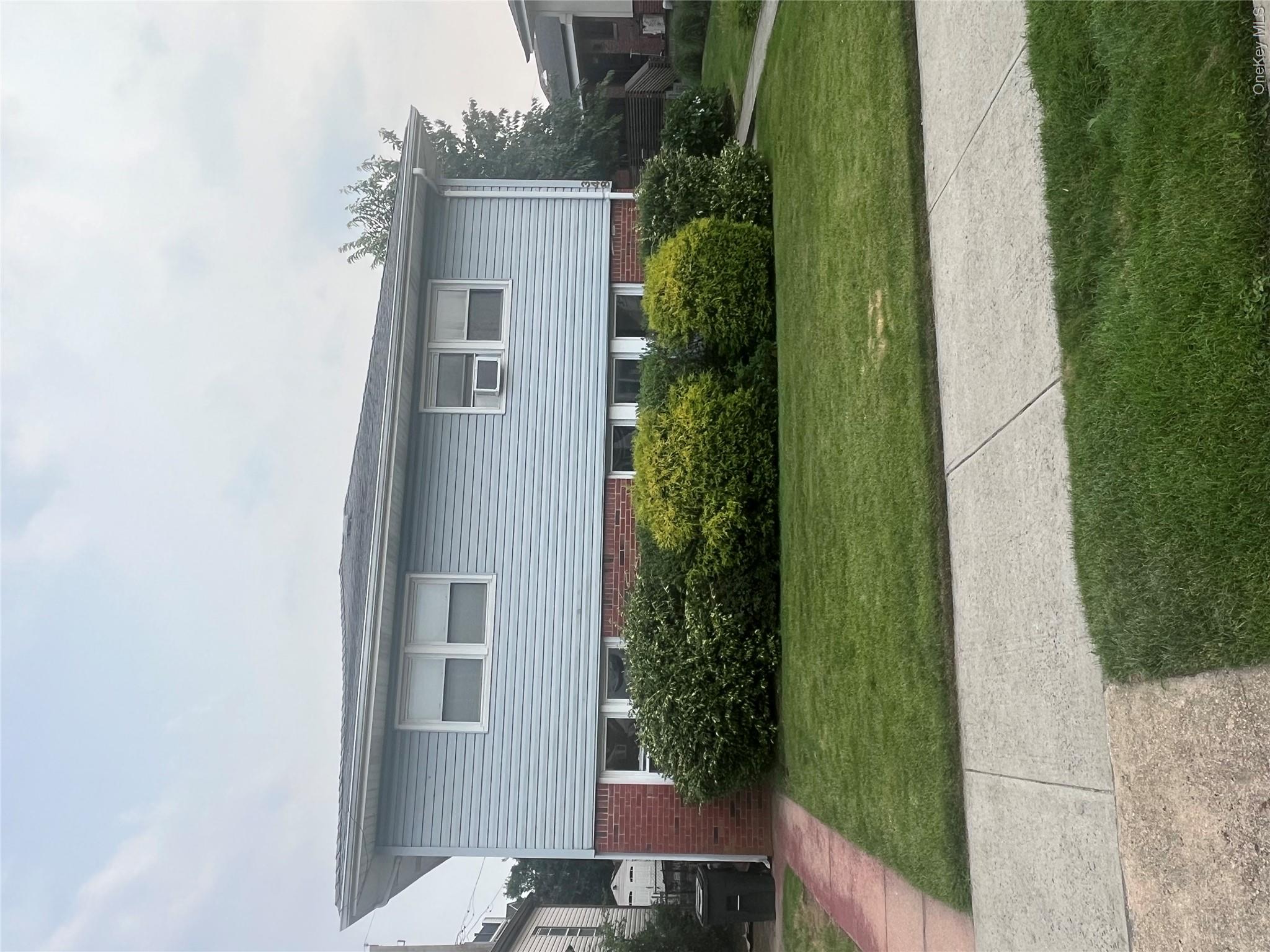 348 E Beech Street Lower Property Photo 1