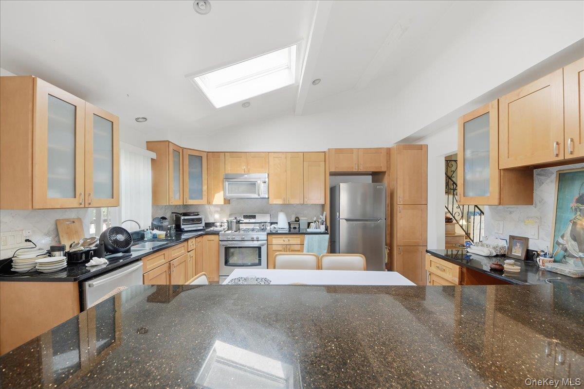 14 Glenn Place Property Photo 18