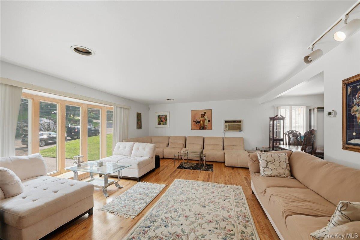 14 Glenn Place Property Photo 25
