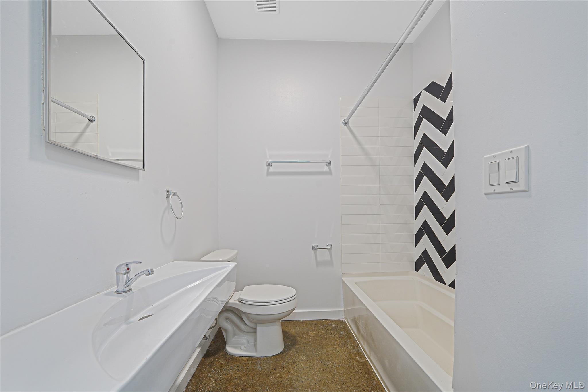 1106 Halsey Street Property Photo 4
