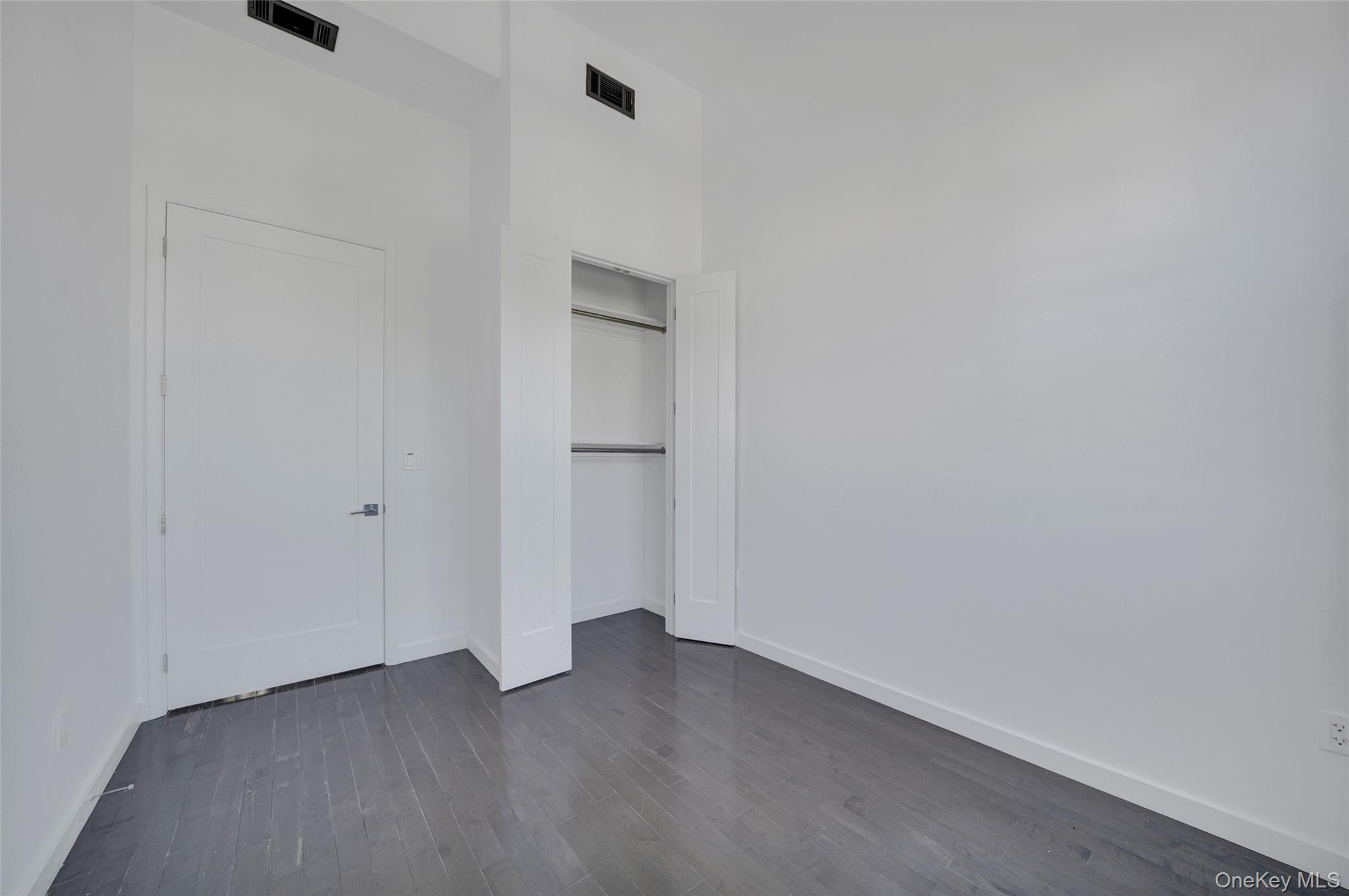 1106 Halsey Street Property Photo 10