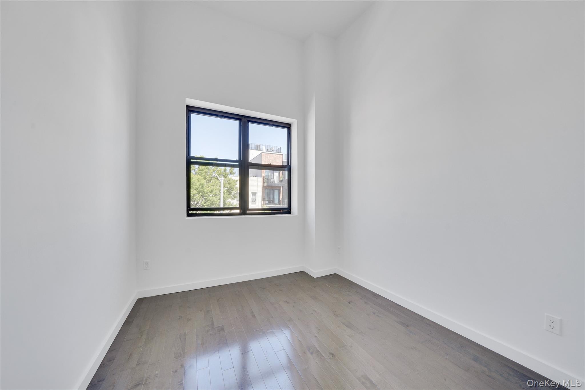 1106 Halsey Street Property Photo 11