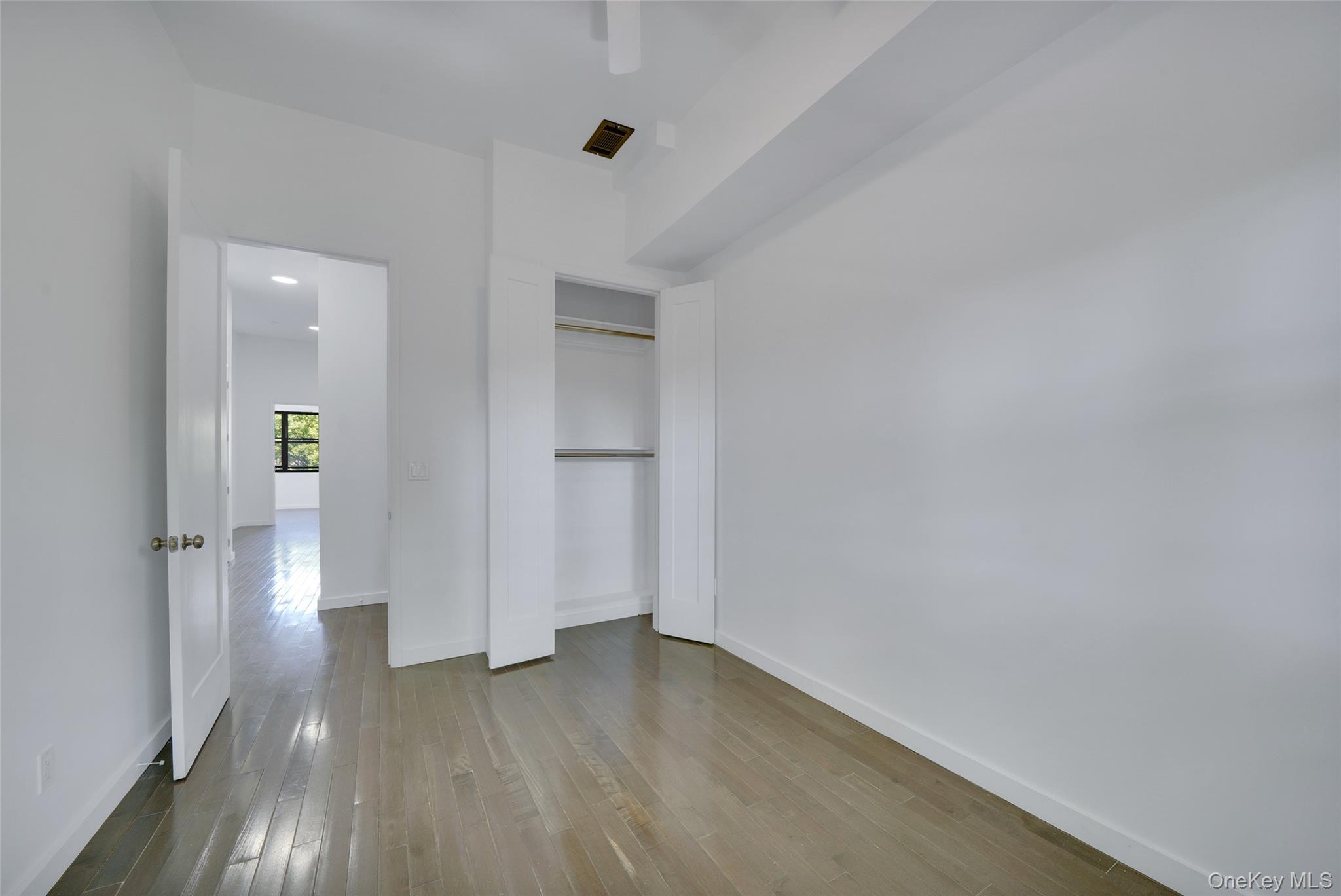 1106 Halsey Street Property Photo 22