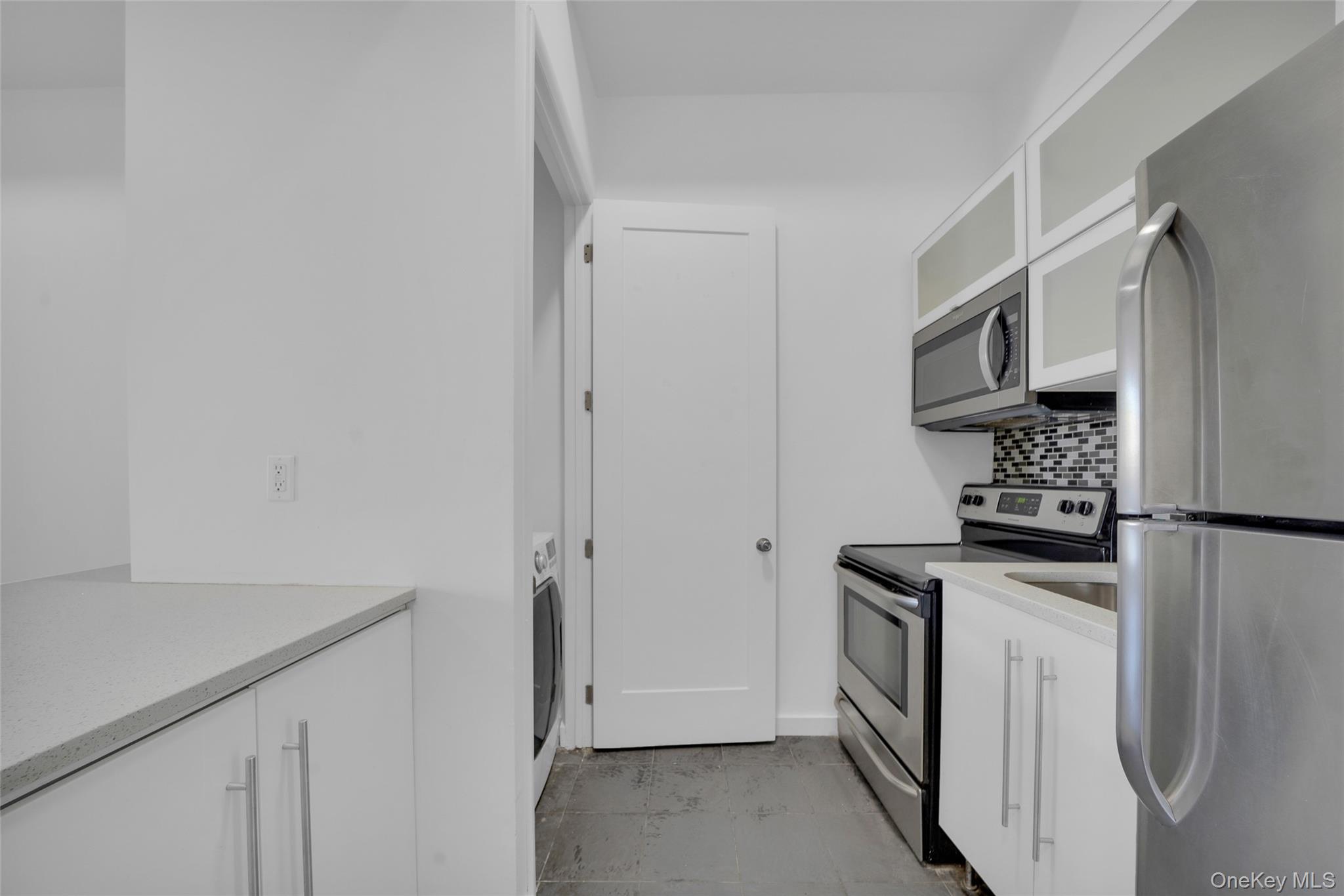 1106 Halsey Street Property Photo 26
