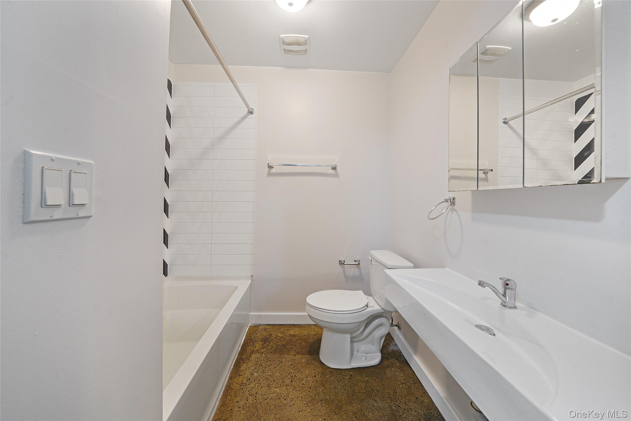 1106 Halsey Street Property Photo 35