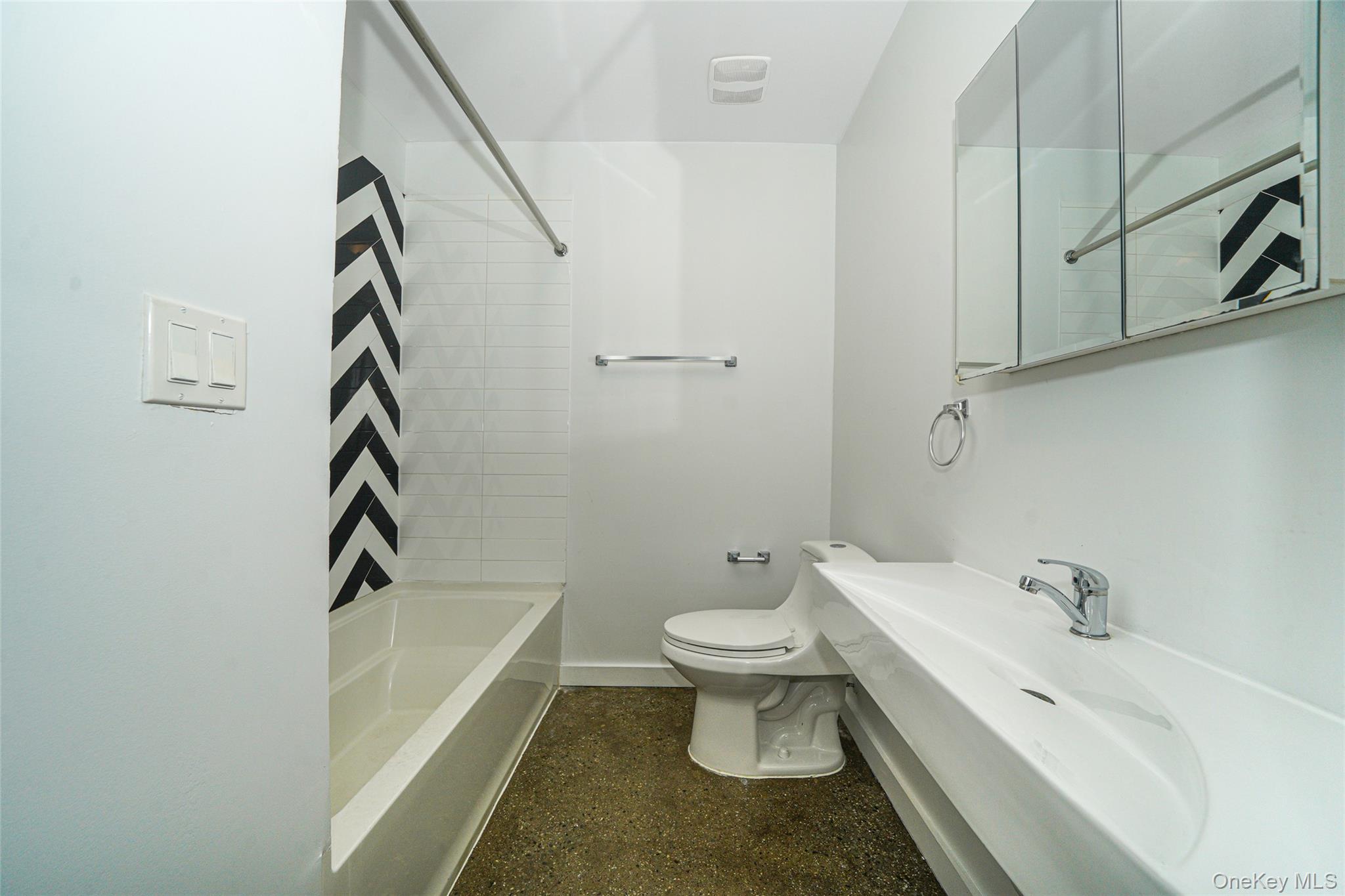 1106 Halsey Street Property Photo 39