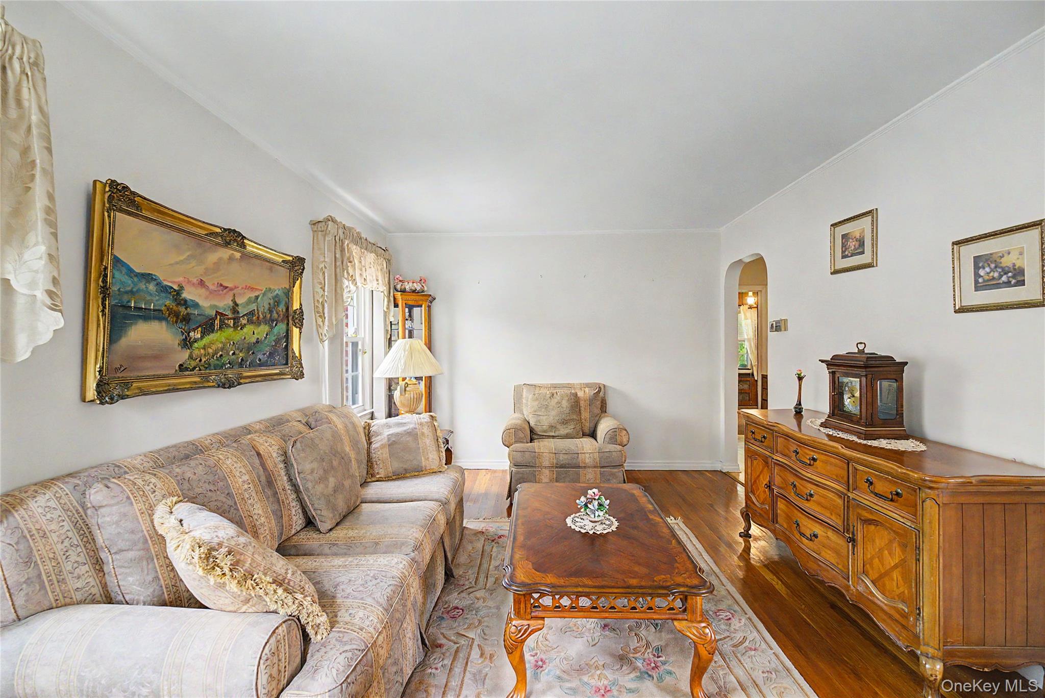 8007 250th Street Property Photo 4