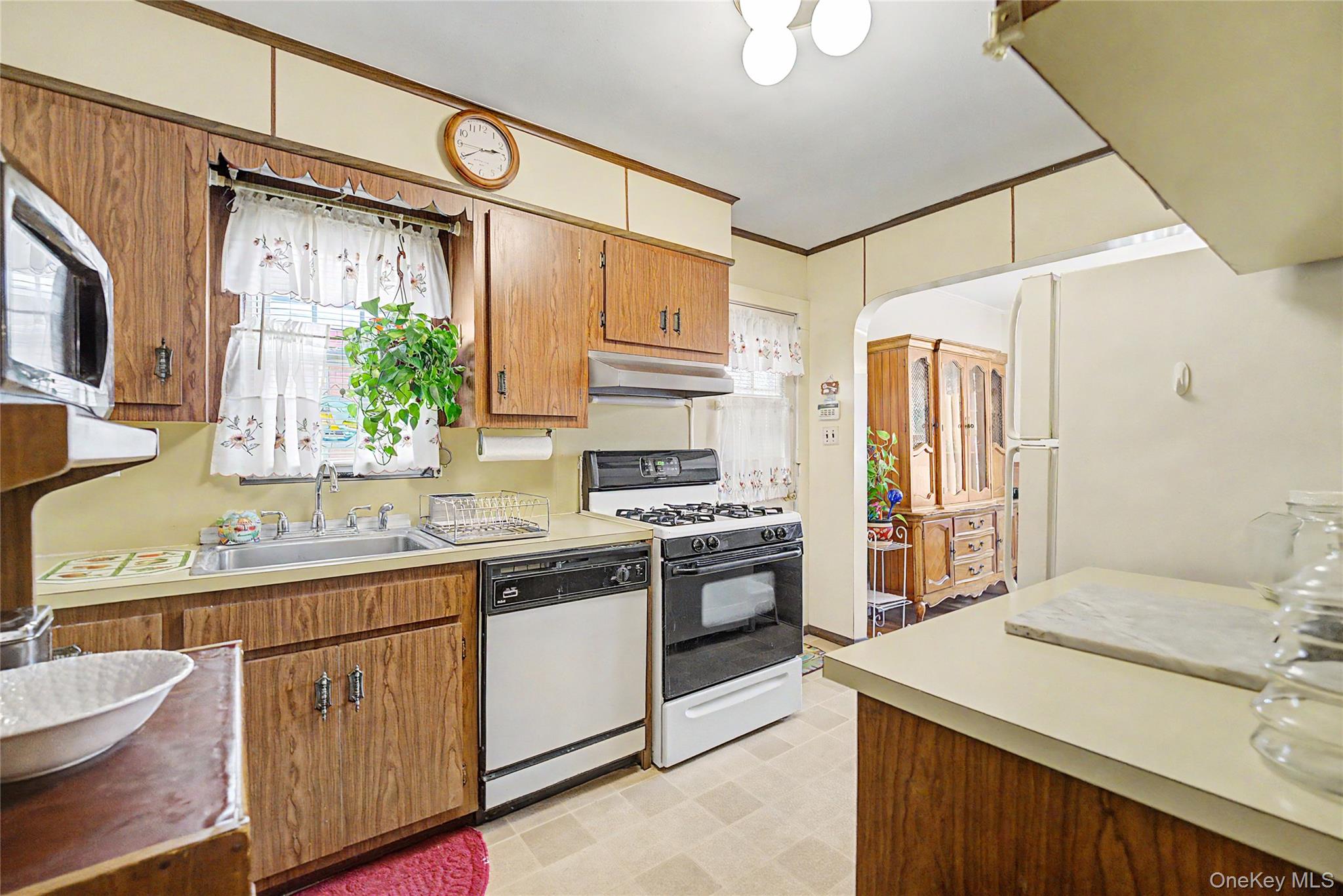 8007 250th Street Property Photo 10