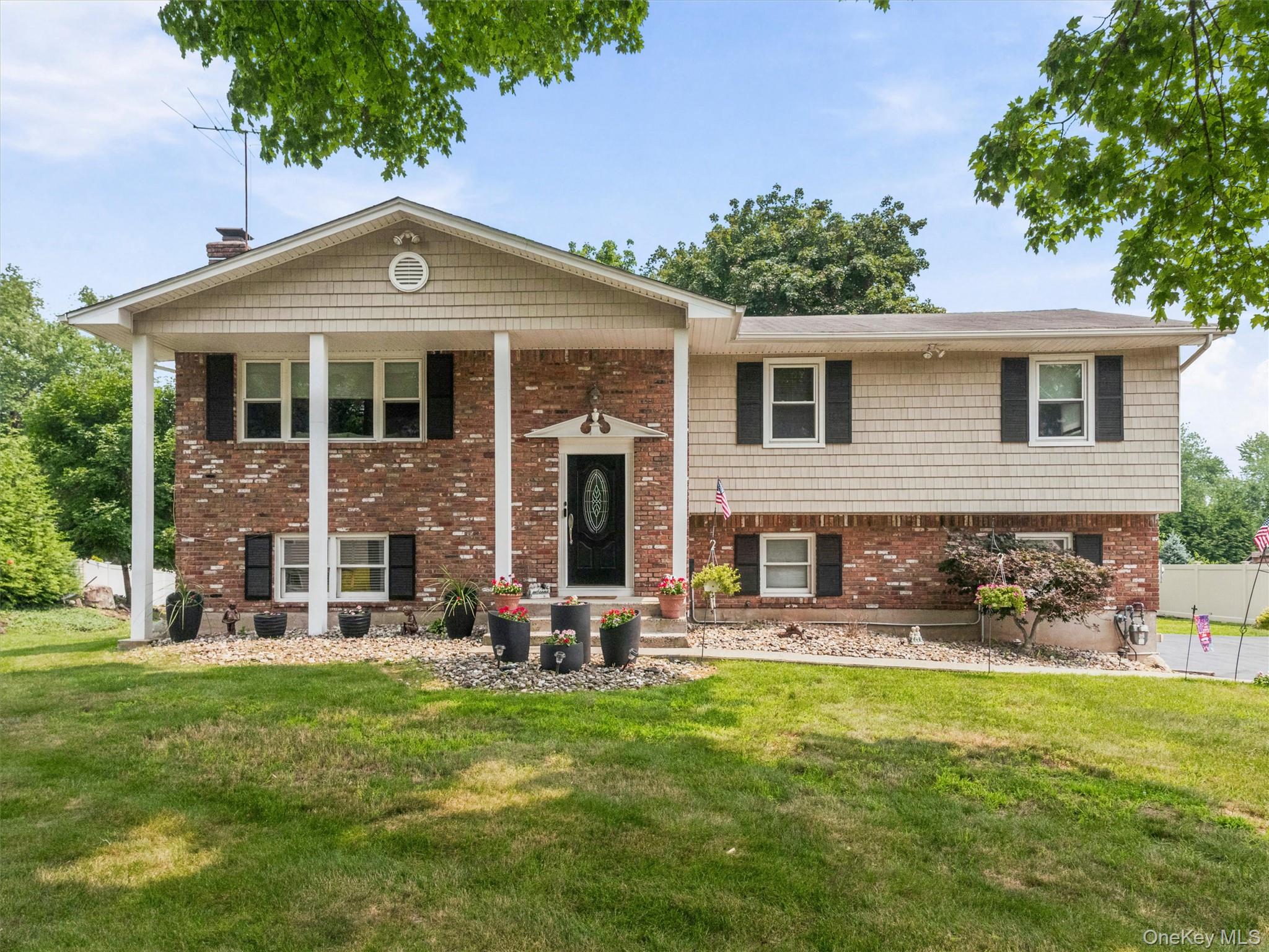 25 Preakness Lane Property Photo 1