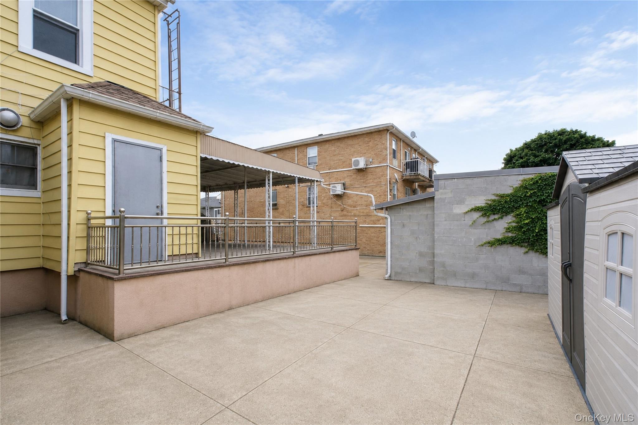 942 72nd Street Property Photo 7